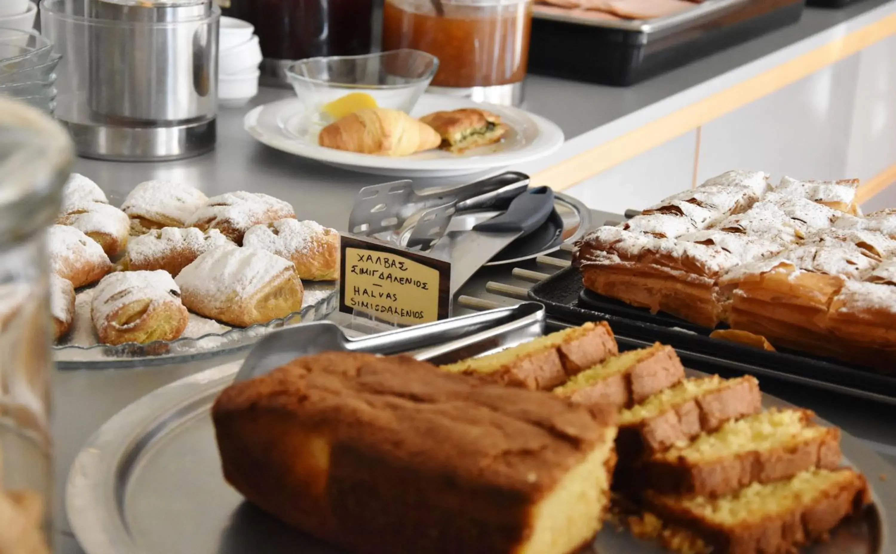 Buffet breakfast in Alexander Inn Buffet breakfast in Alexander Inn