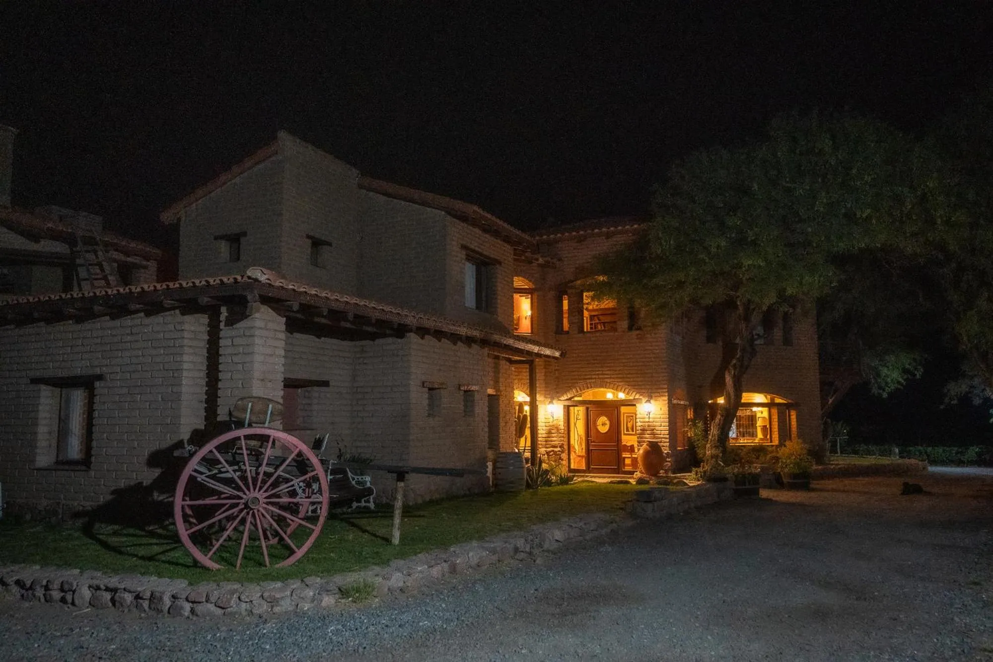 La Casa De La Bodega - Wine Boutique Hotel