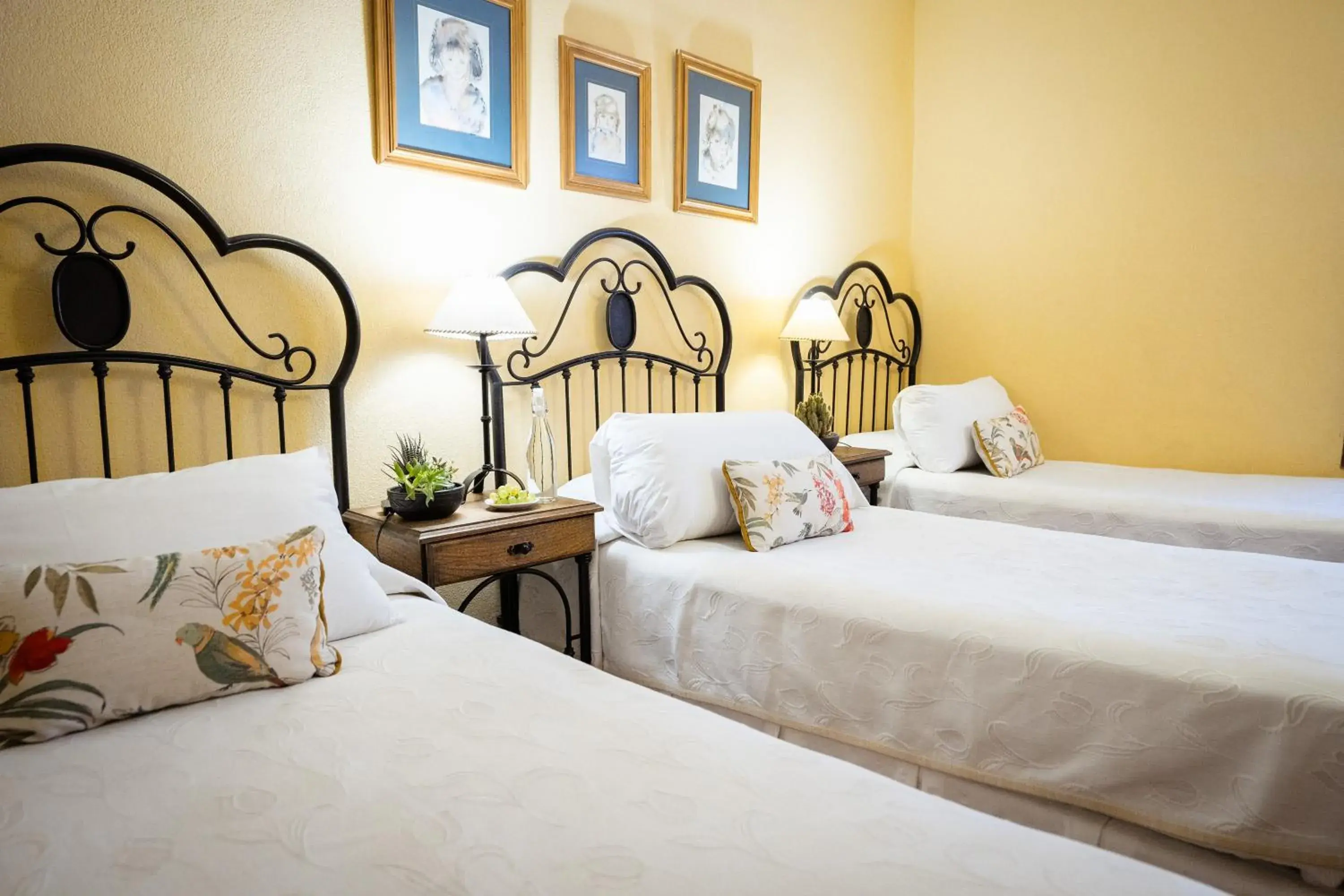 Family Room in Villa Vicuña Cafayate Boutique Hotel Family Room in Villa Vicuña Cafayate Boutique Hotel