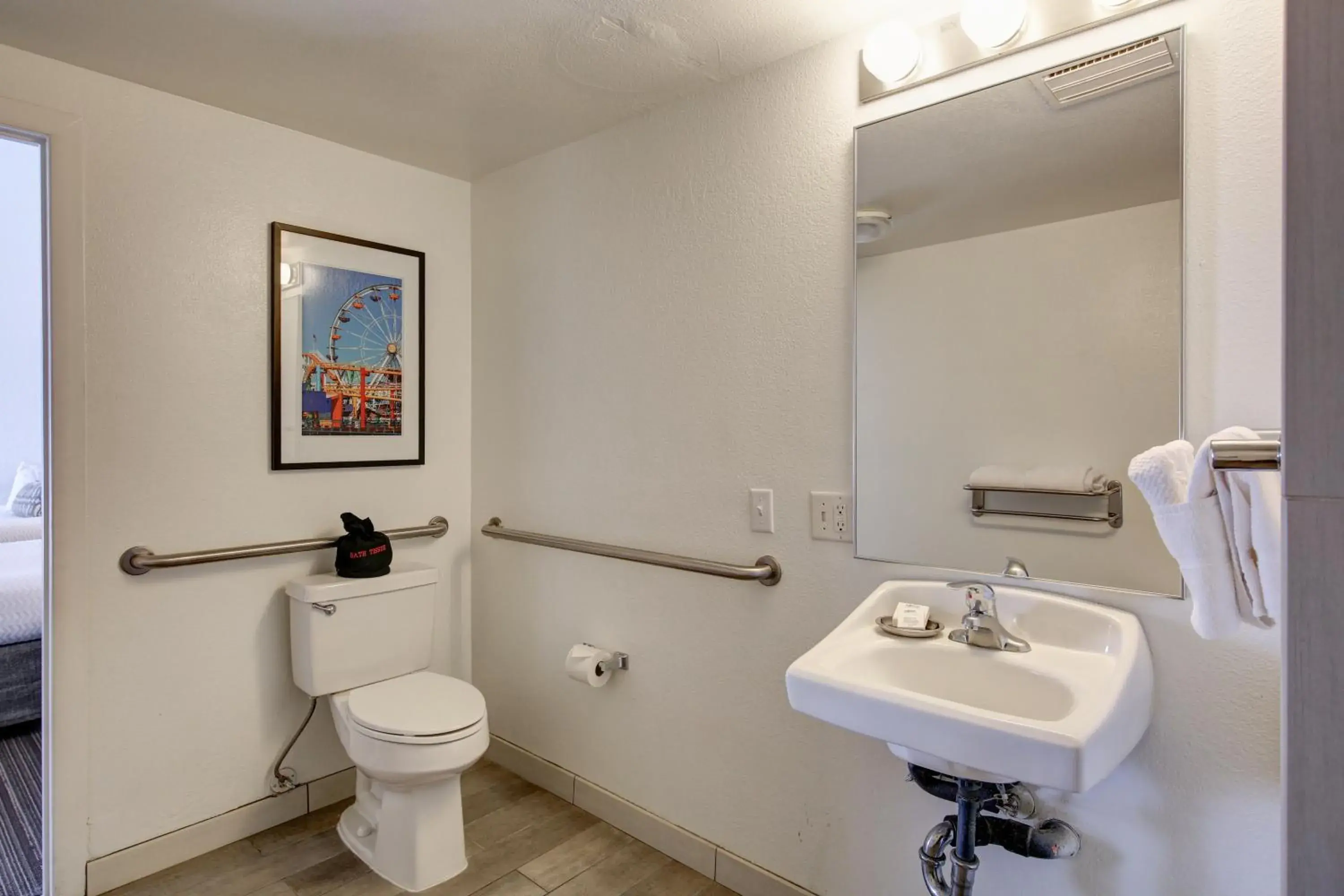 Bathroom in Inn at Venice Beach Bathroom in Inn at Venice Beach