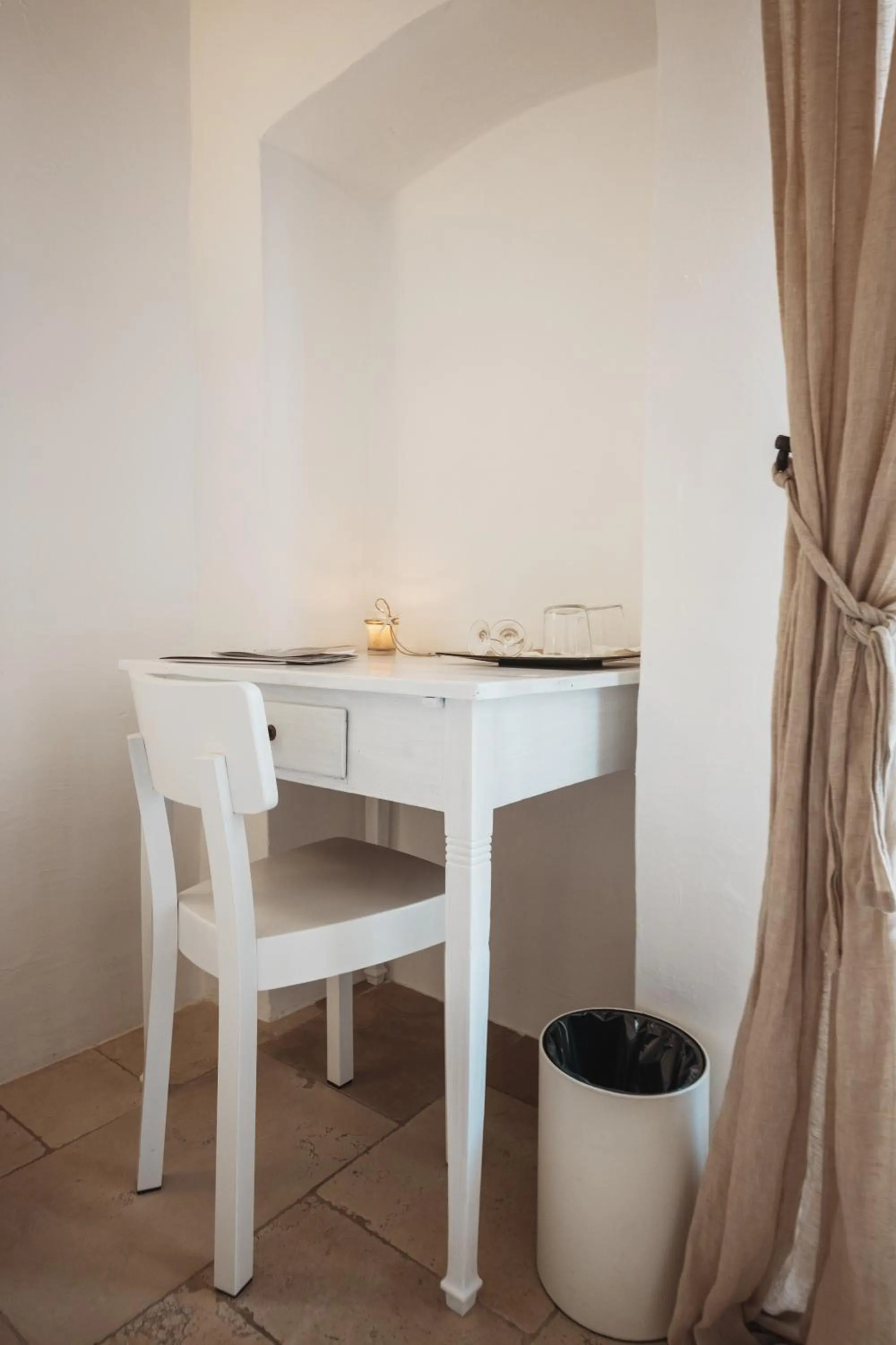 Decorative detail in Giovì Relais