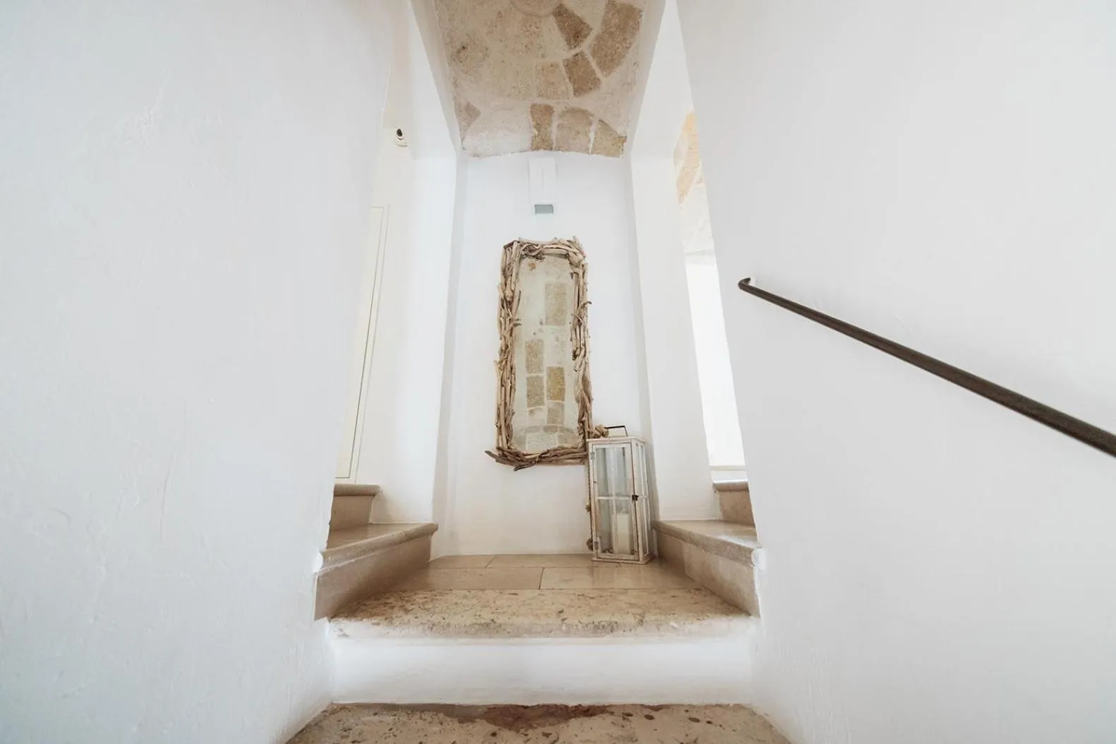 Decorative detail in Giovì Relais