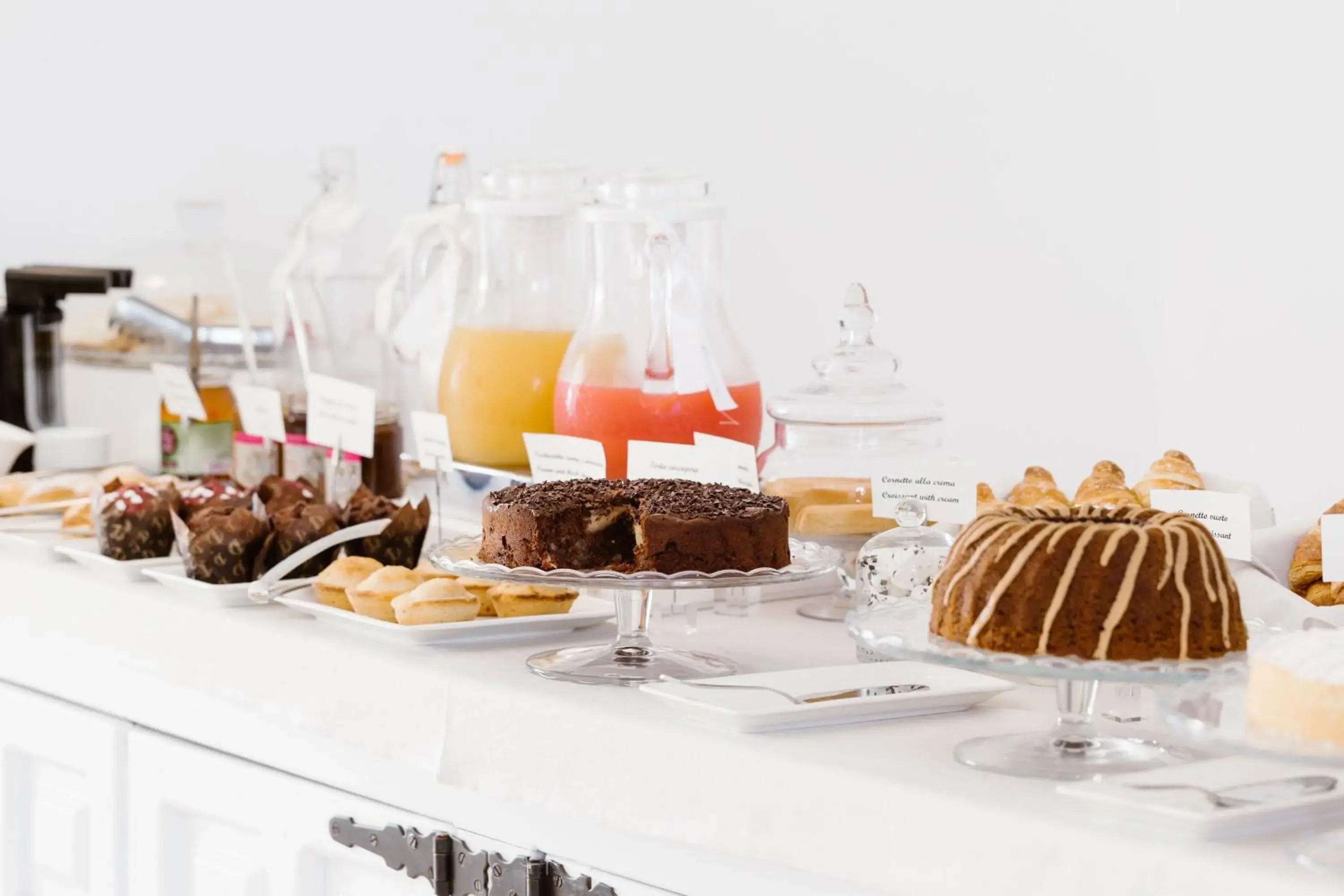 Buffet breakfast in Giovì Relais Buffet breakfast in Giovì Relais