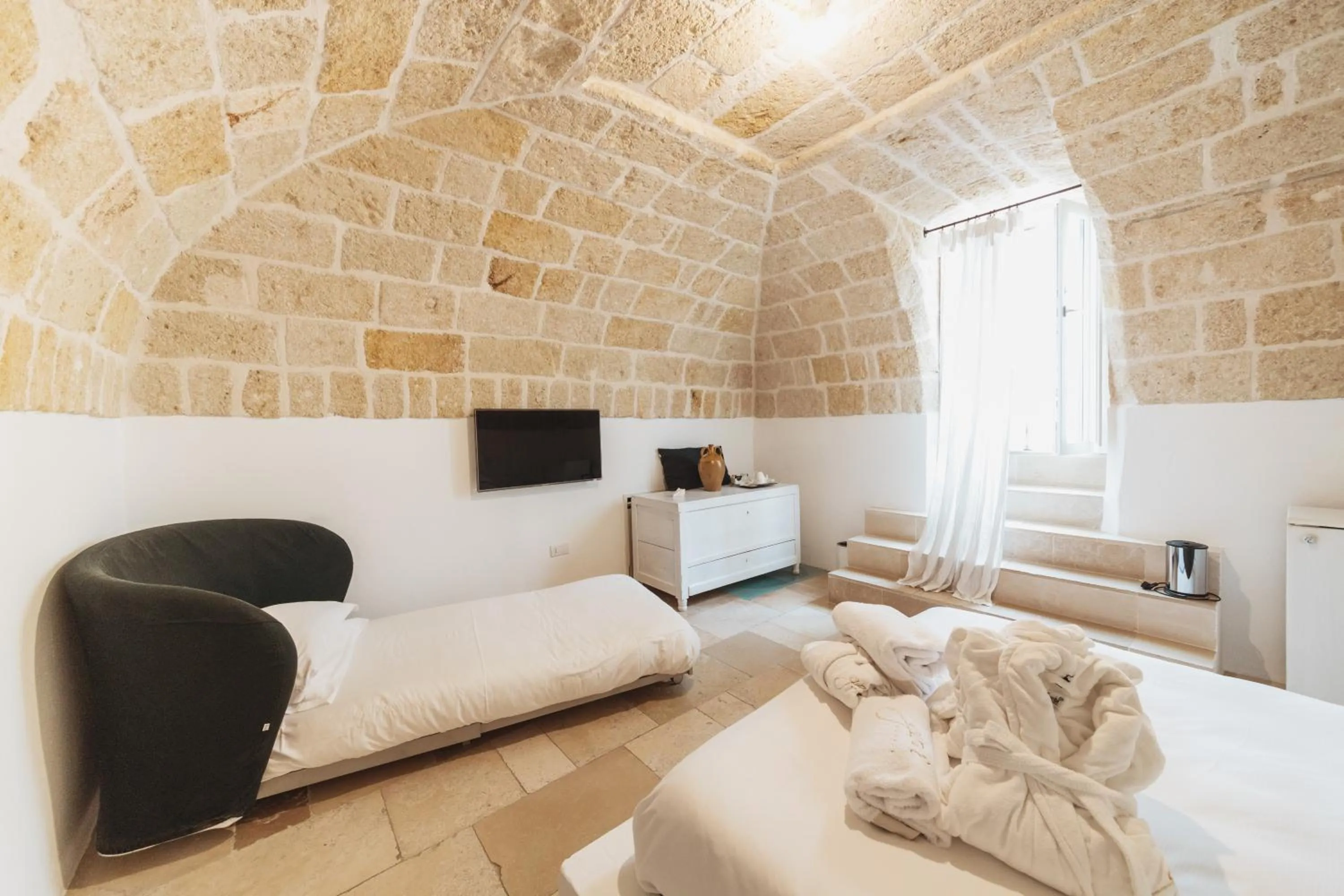 Photo of the whole room, Bed in Giovì Relais