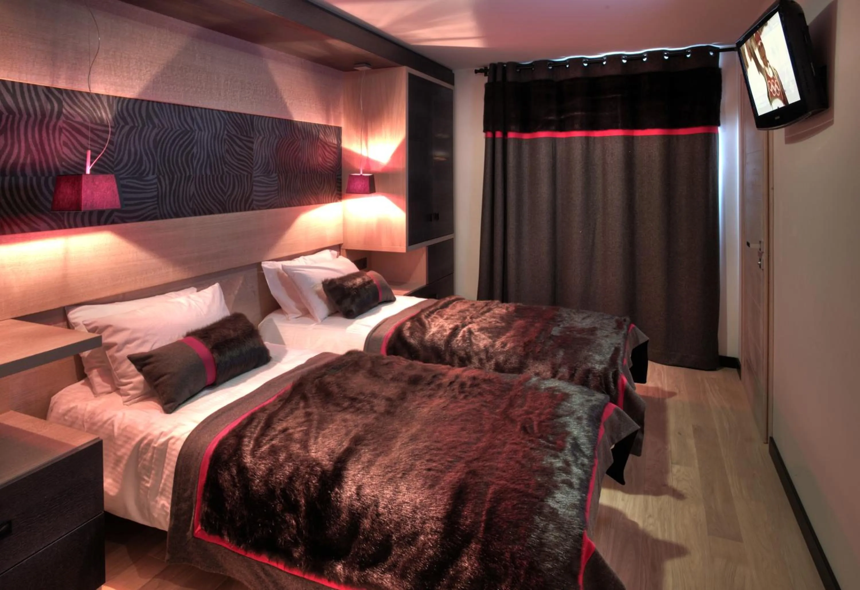 Photo of the whole room, Bed in Residence Montana Plein Sud