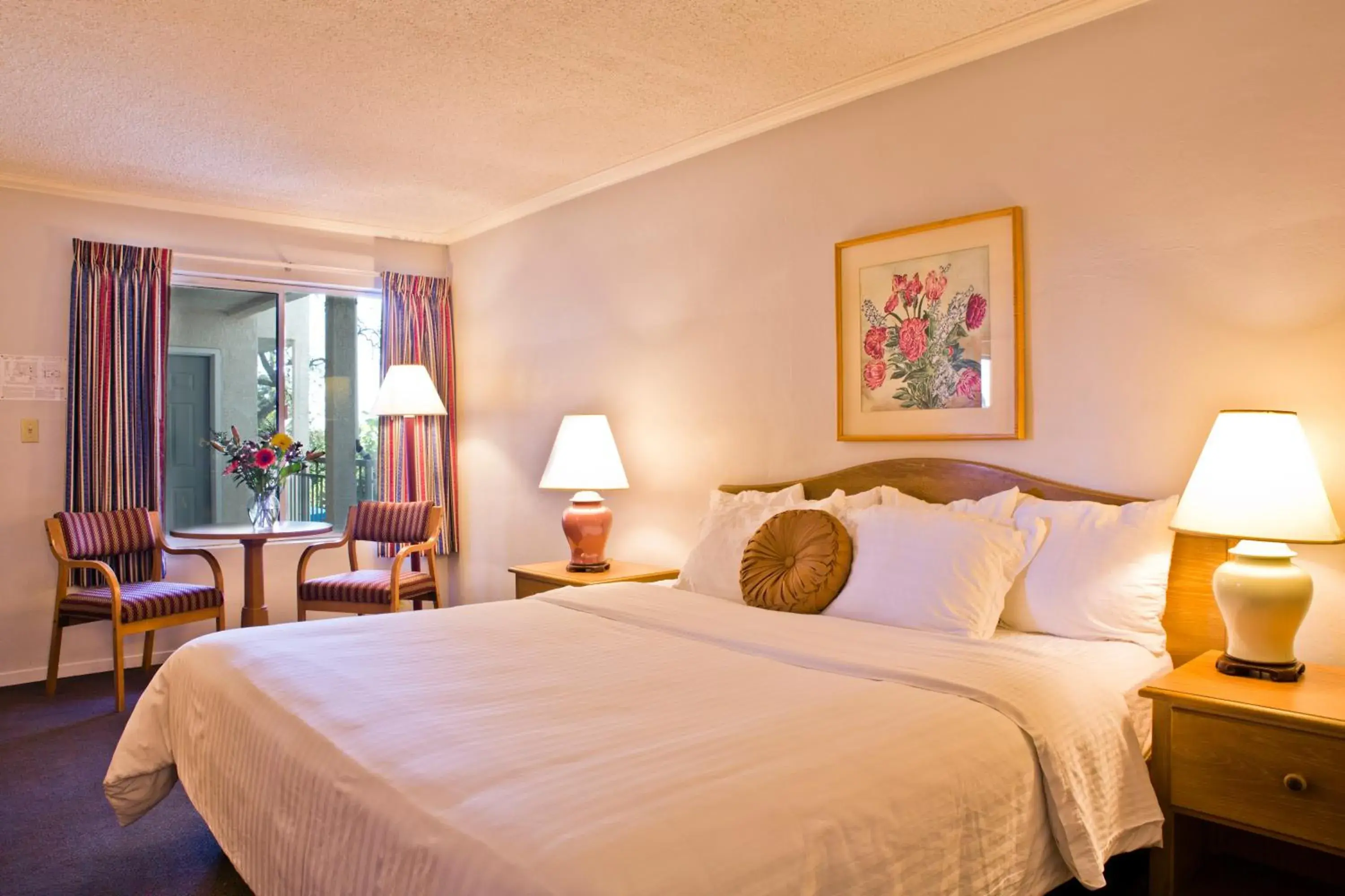 King Room in Hotel Buena Vista - San Luis Obispo King Room in Hotel Buena Vista - San Luis Obispo