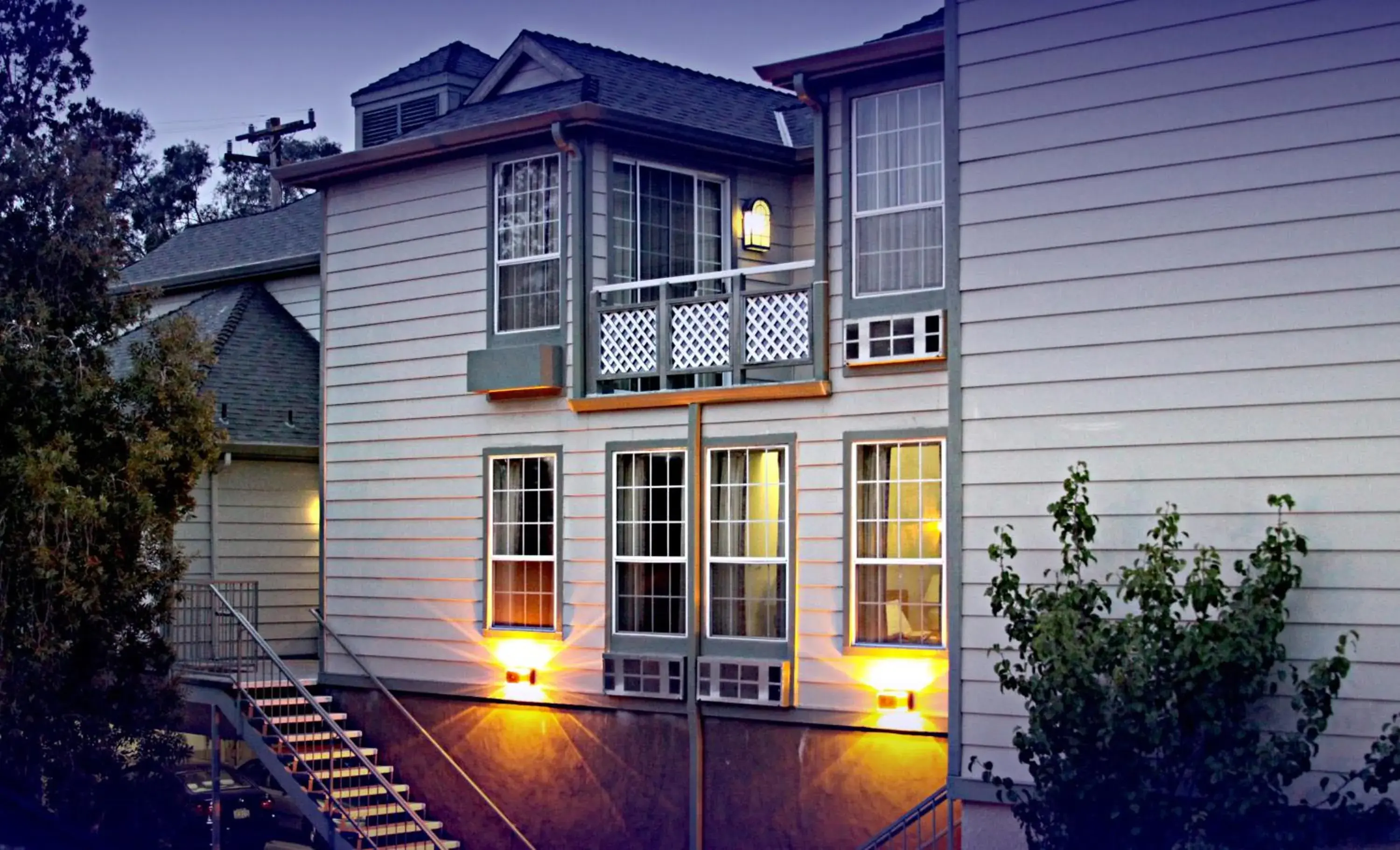 Property building in Hotel Buena Vista - San Luis Obispo Property building in Hotel Buena Vista - San Luis Obispo