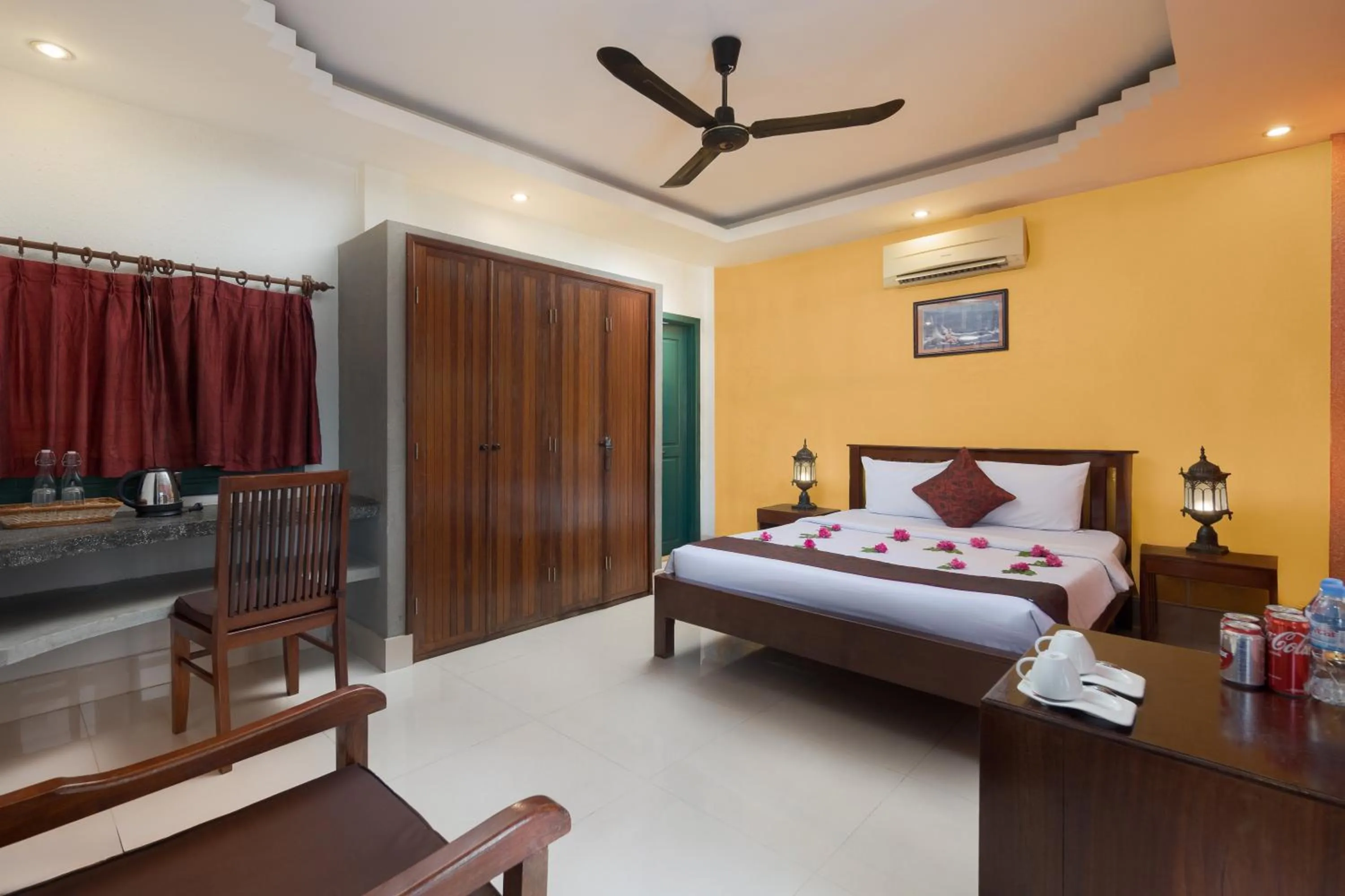 Bedroom, Bed in Golden Banana Residence