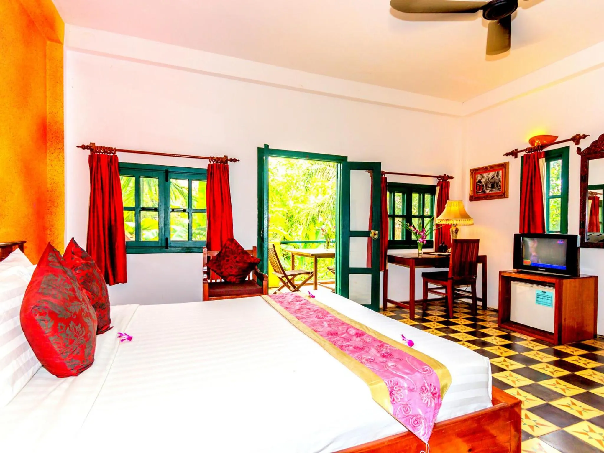 Living room, Bed in Golden Banana Residence