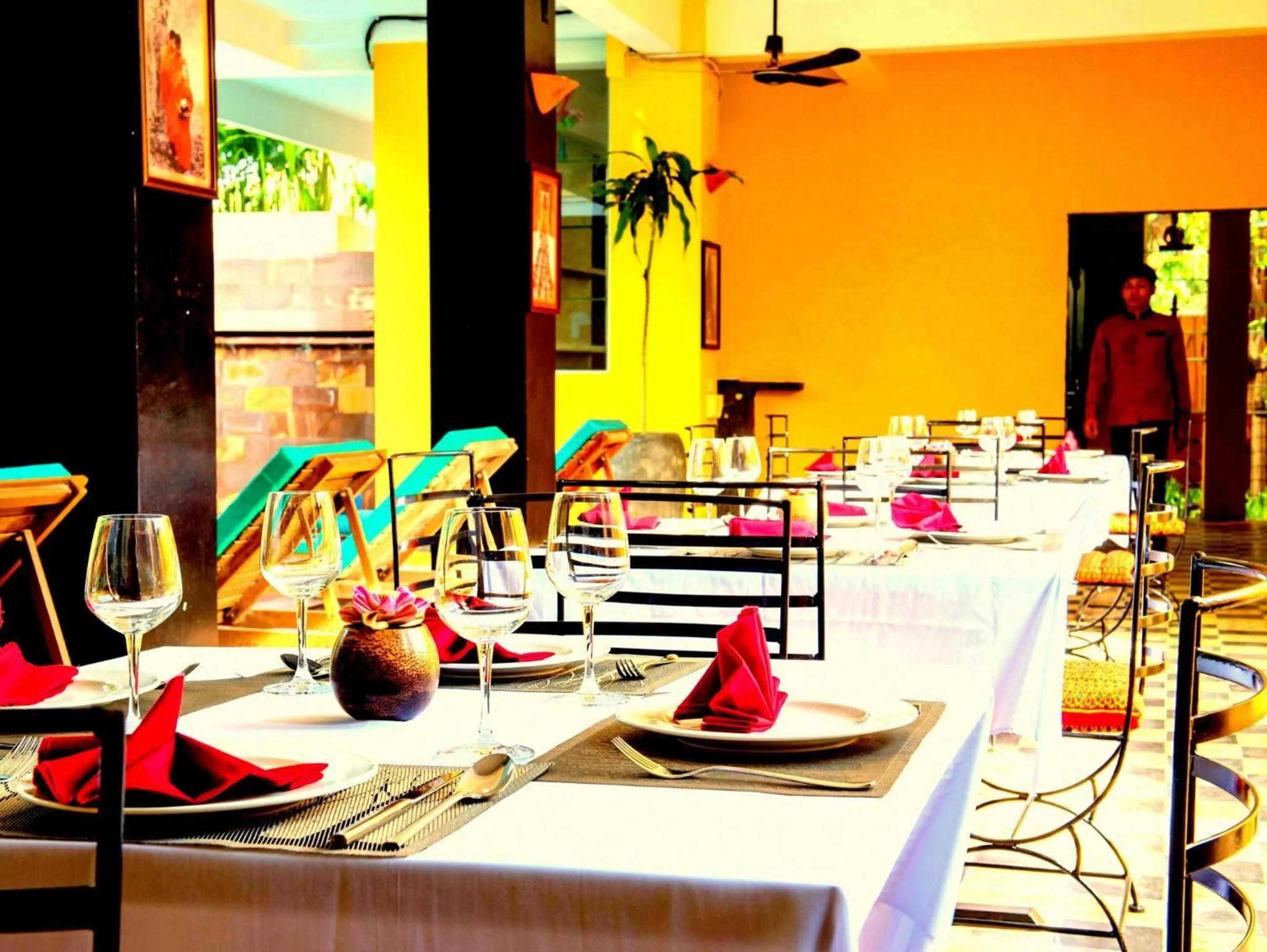 Restaurant/places to eat in Golden Banana Residence