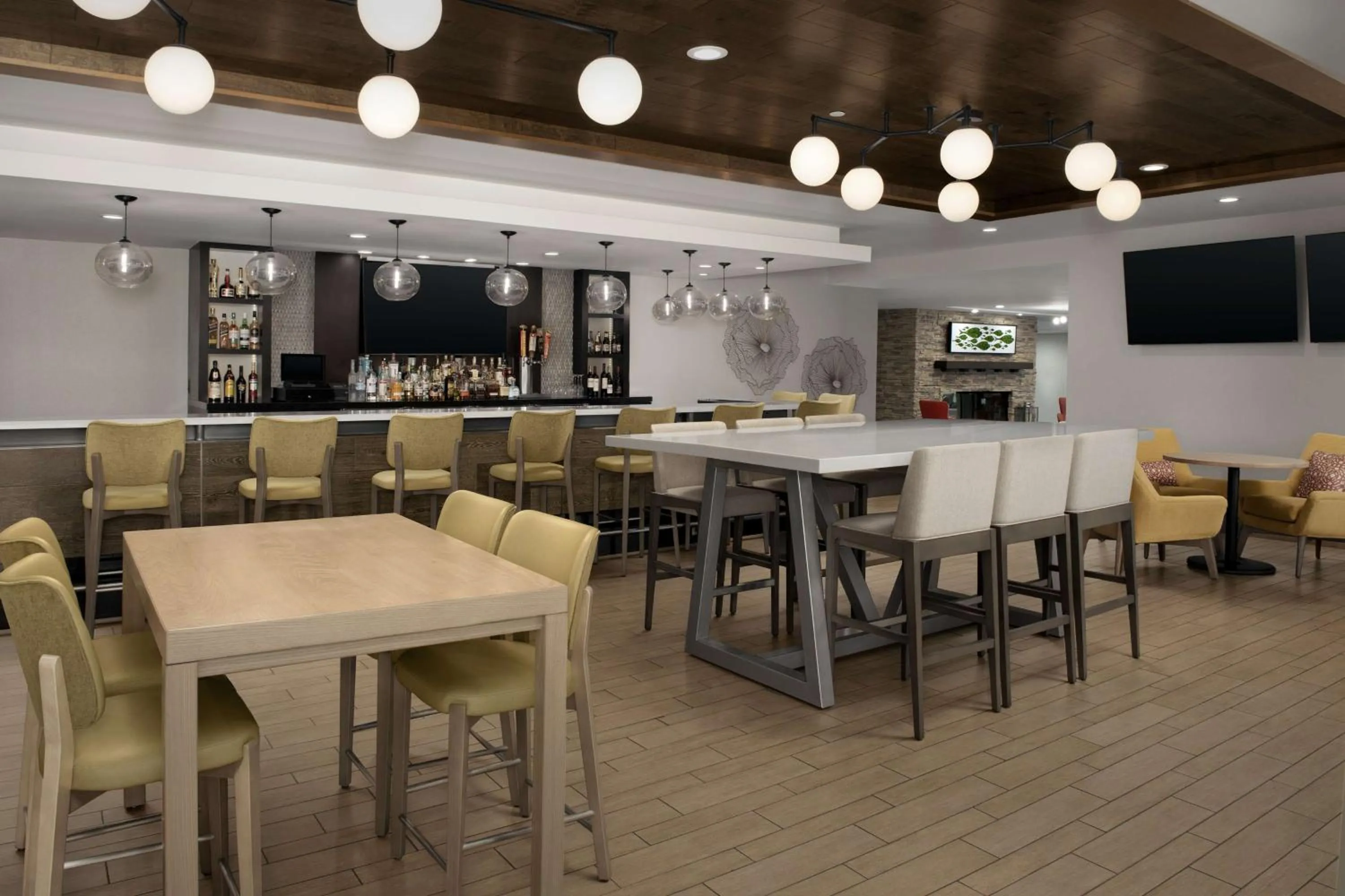 Lounge or bar in Hilton Garden Inn Los Angeles Marina Del Rey