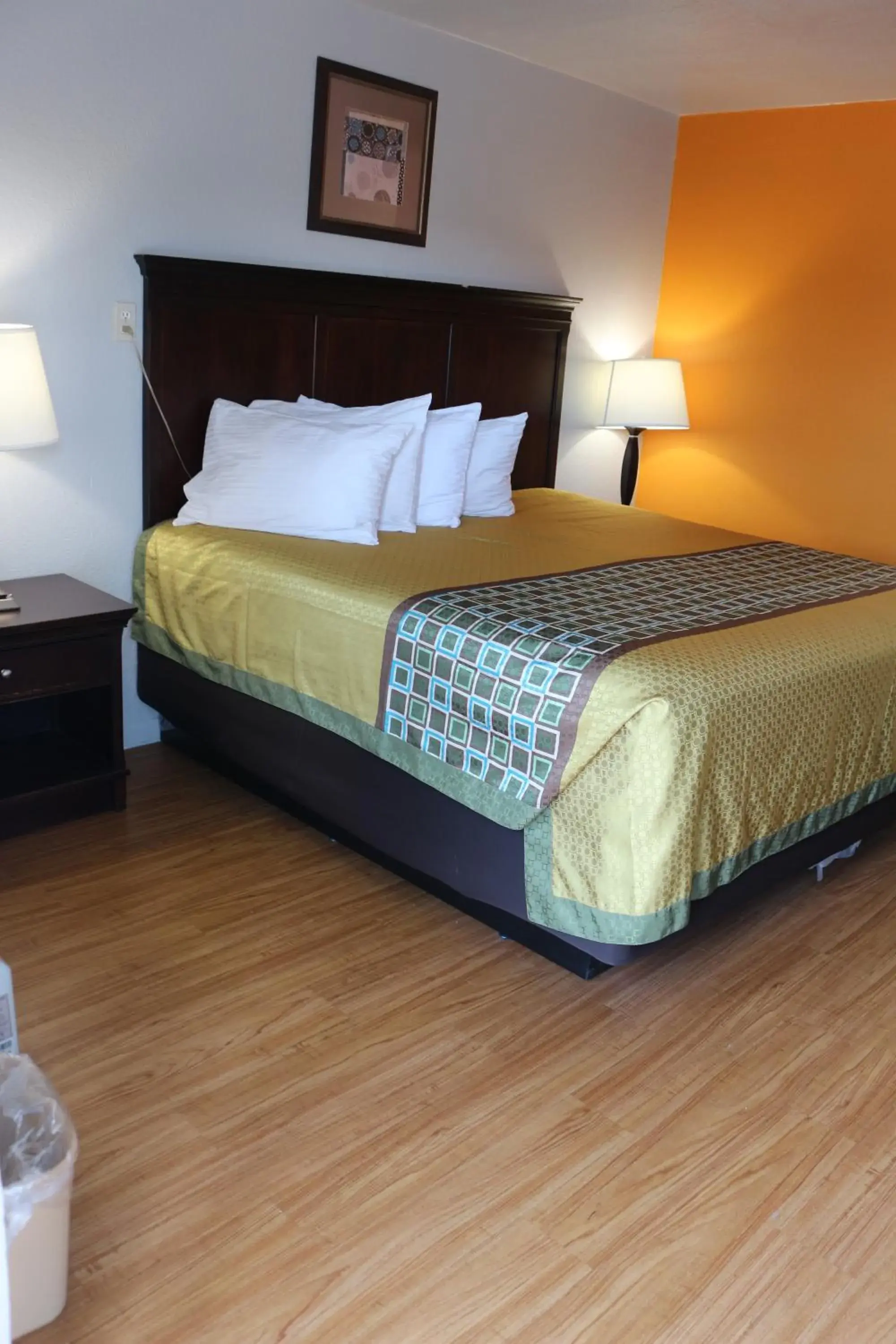 Bed in Lone Star Inn Kerrville/Fredericksburg Bed in Lone Star Inn Kerrville/Fredericksburg