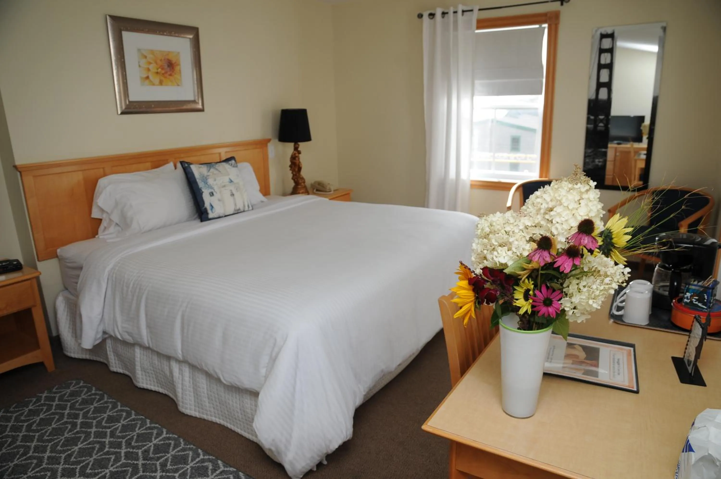 Bedroom, Bed in Smugglers Cove Inn