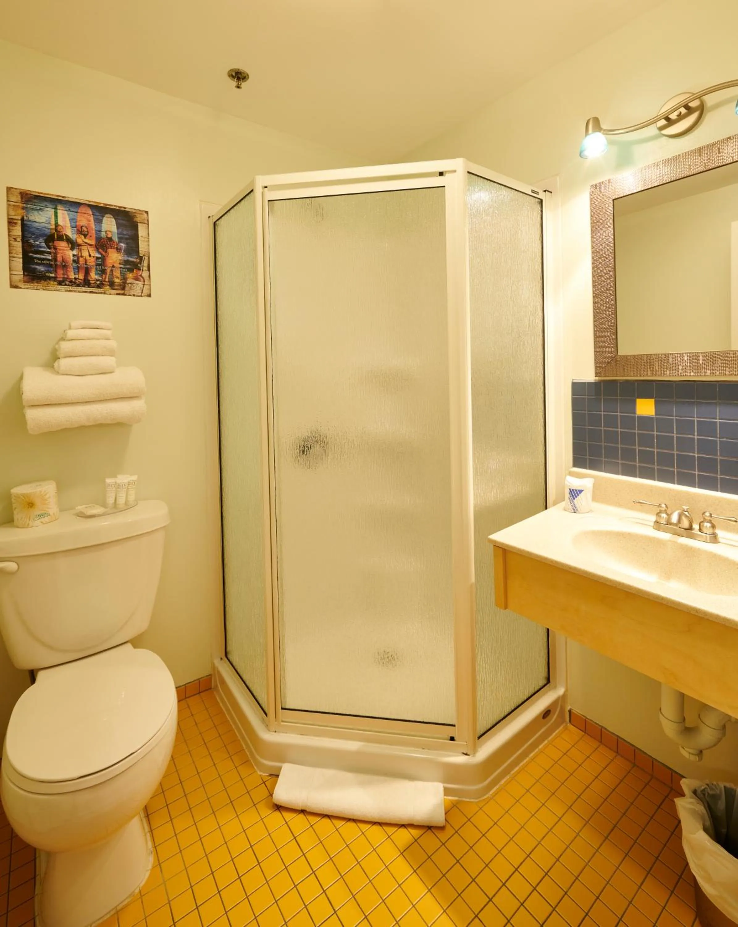 Bathroom in Smugglers Cove Inn