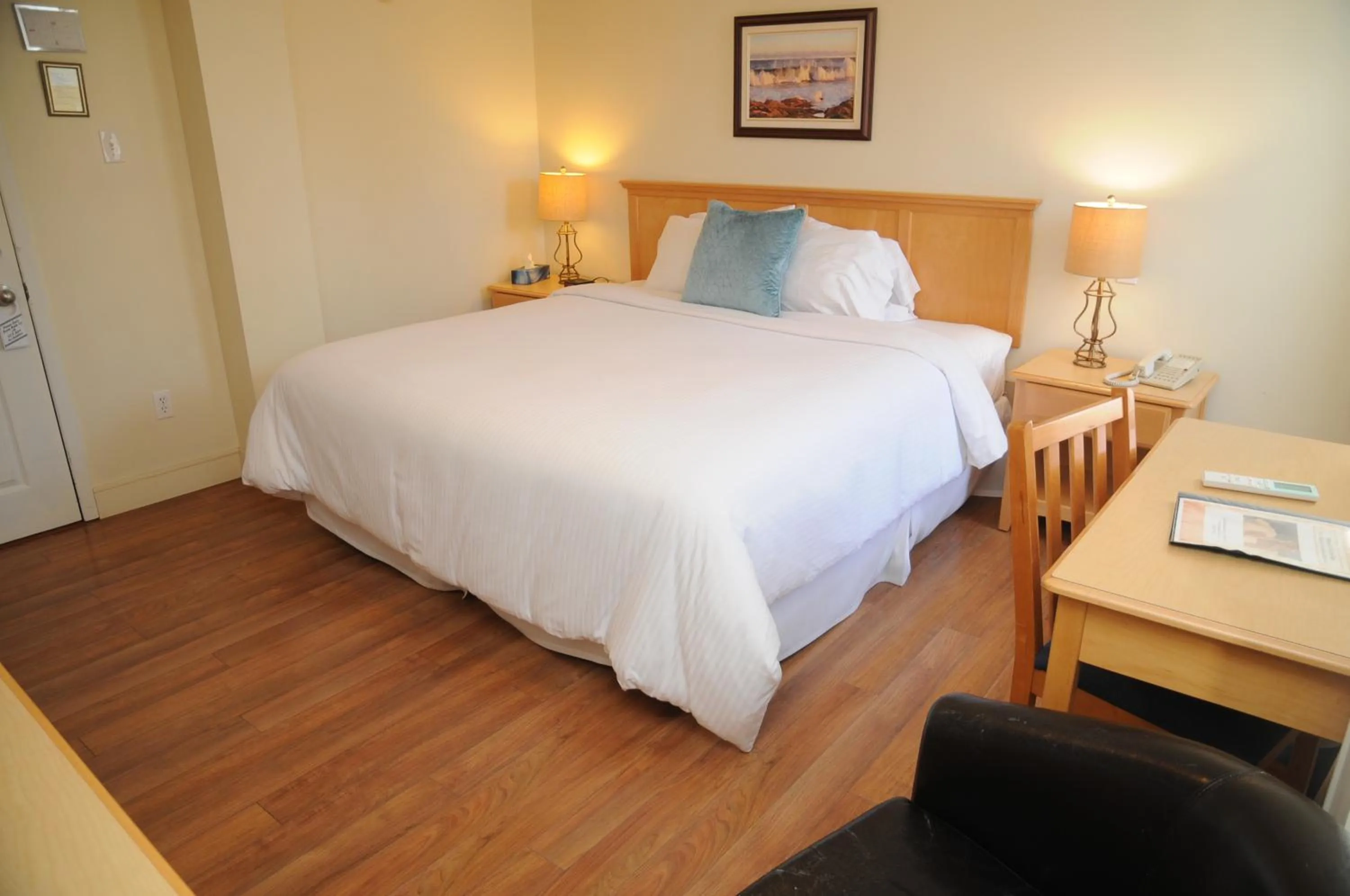 Bedroom, Bed in Smugglers Cove Inn