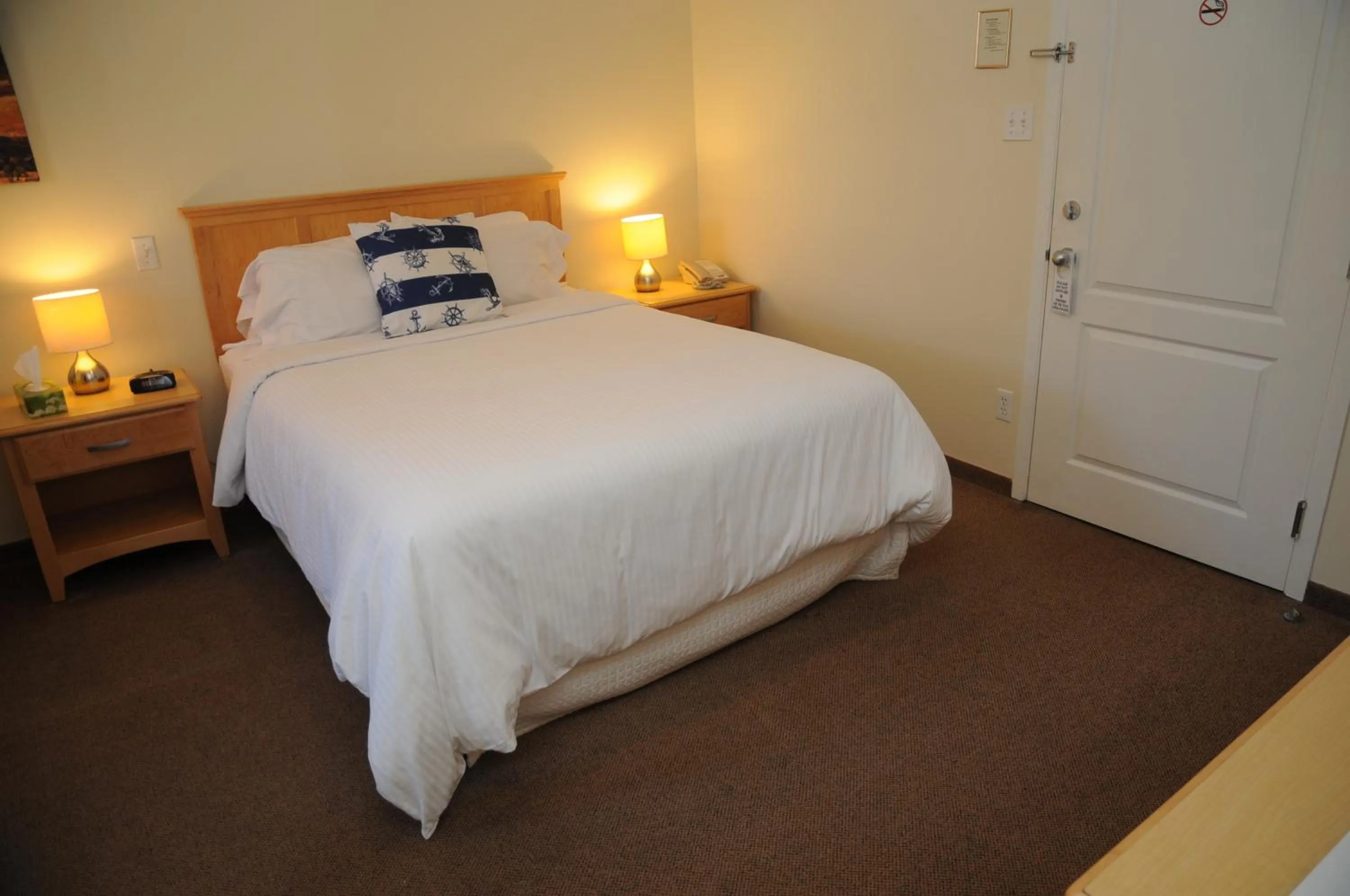 Bedroom, Bed in Smugglers Cove Inn