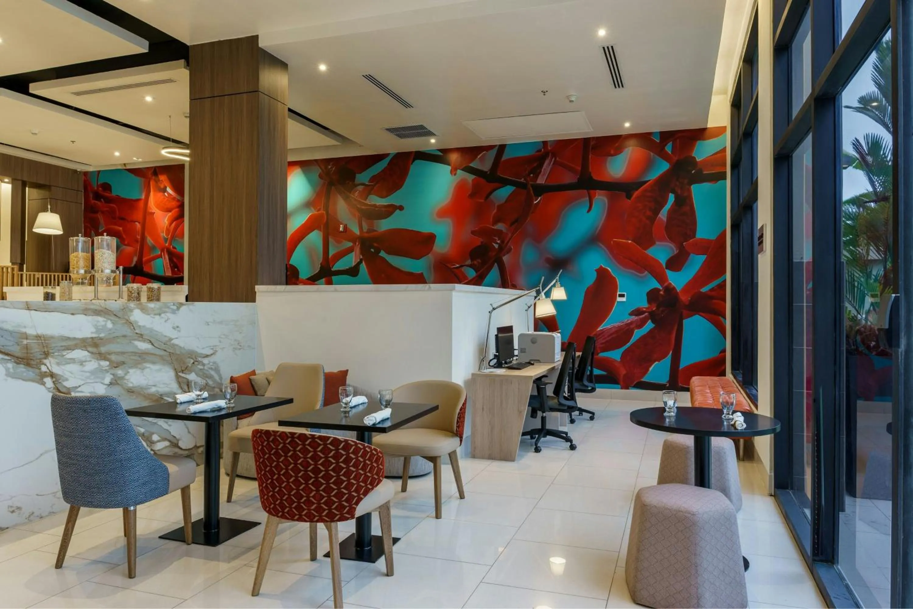 Restaurant/places to eat in Courtyard by Marriott Panama Metromall