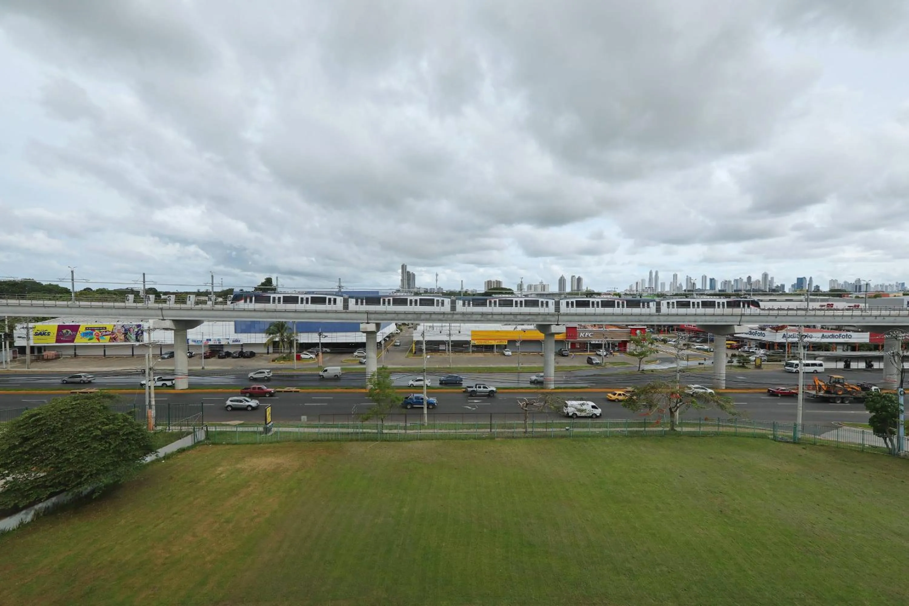 Photo of the whole room in Courtyard by Marriott Panama Metromall