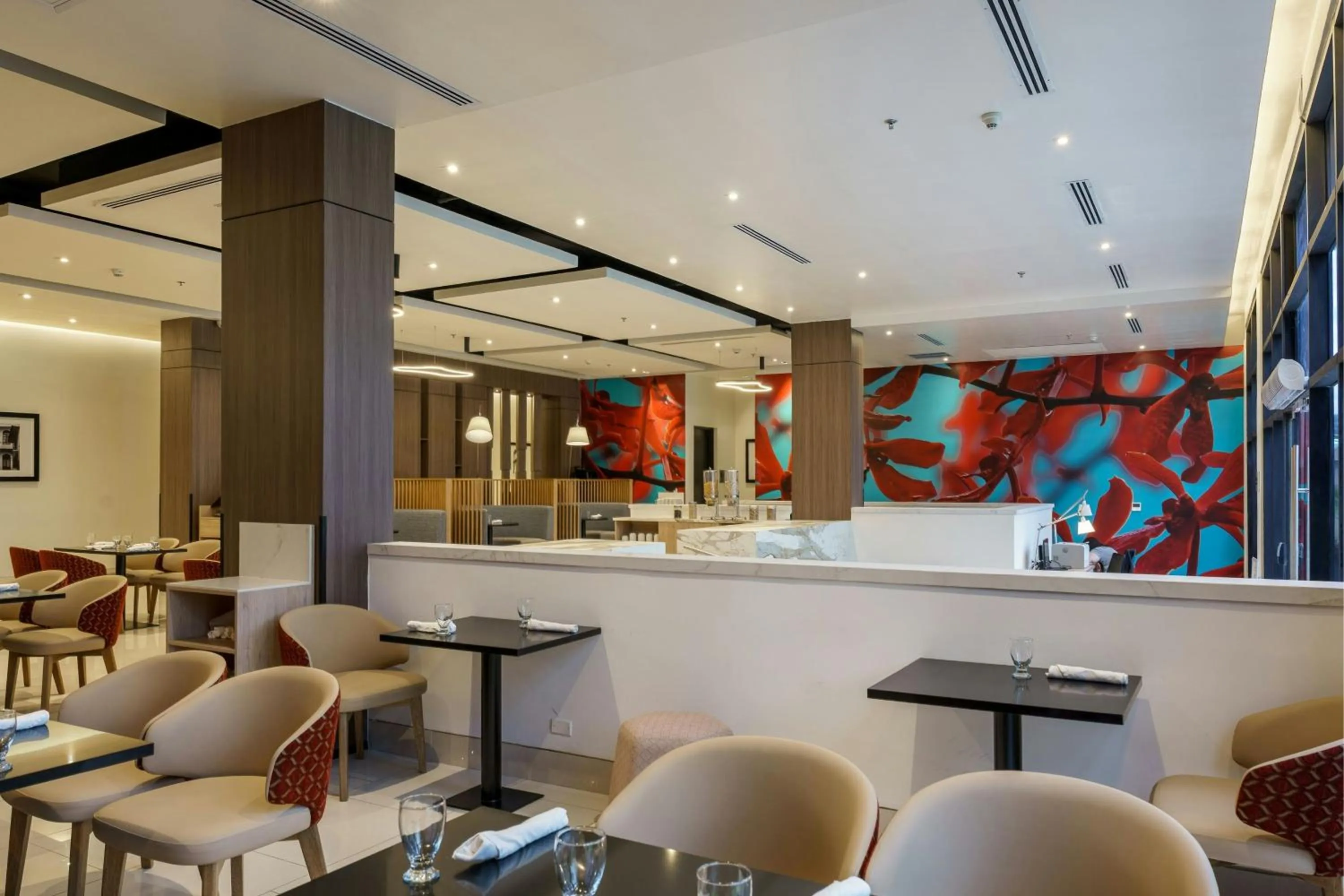 Restaurant/places to eat in Courtyard by Marriott Panama Metromall