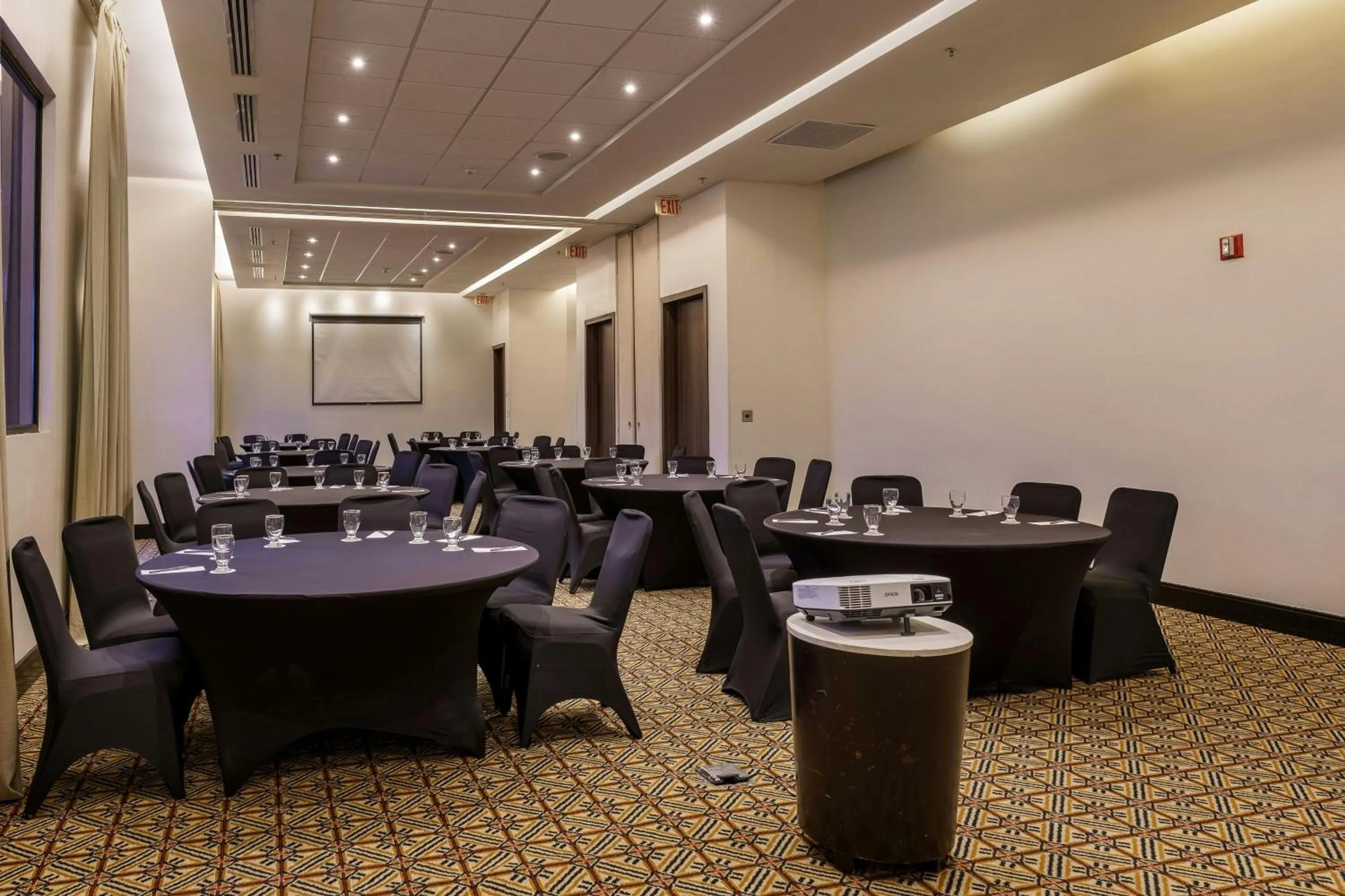 Meeting/conference room in Courtyard by Marriott Panama Metromall
