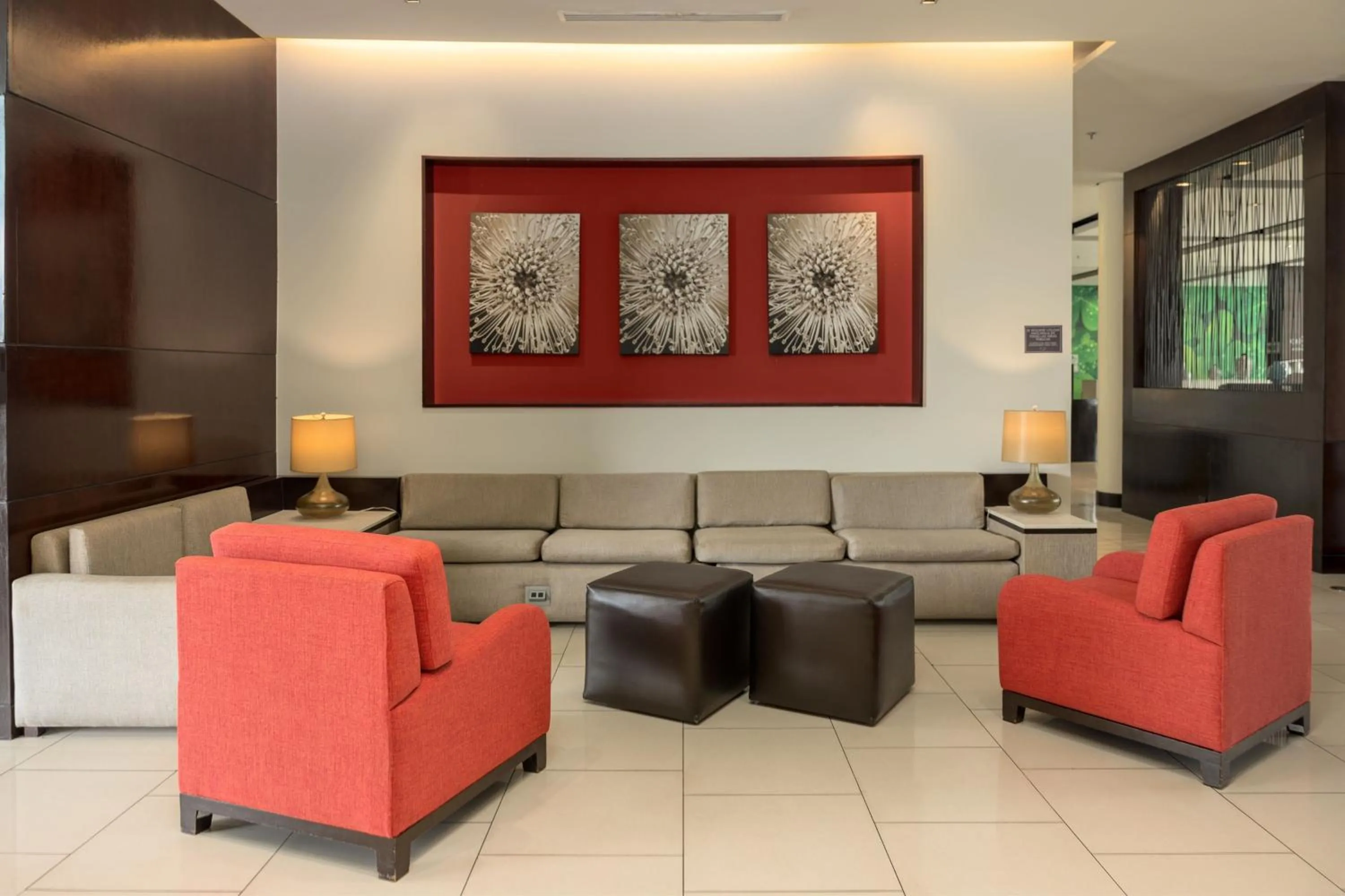 Lobby or reception in Courtyard by Marriott Panama Metromall