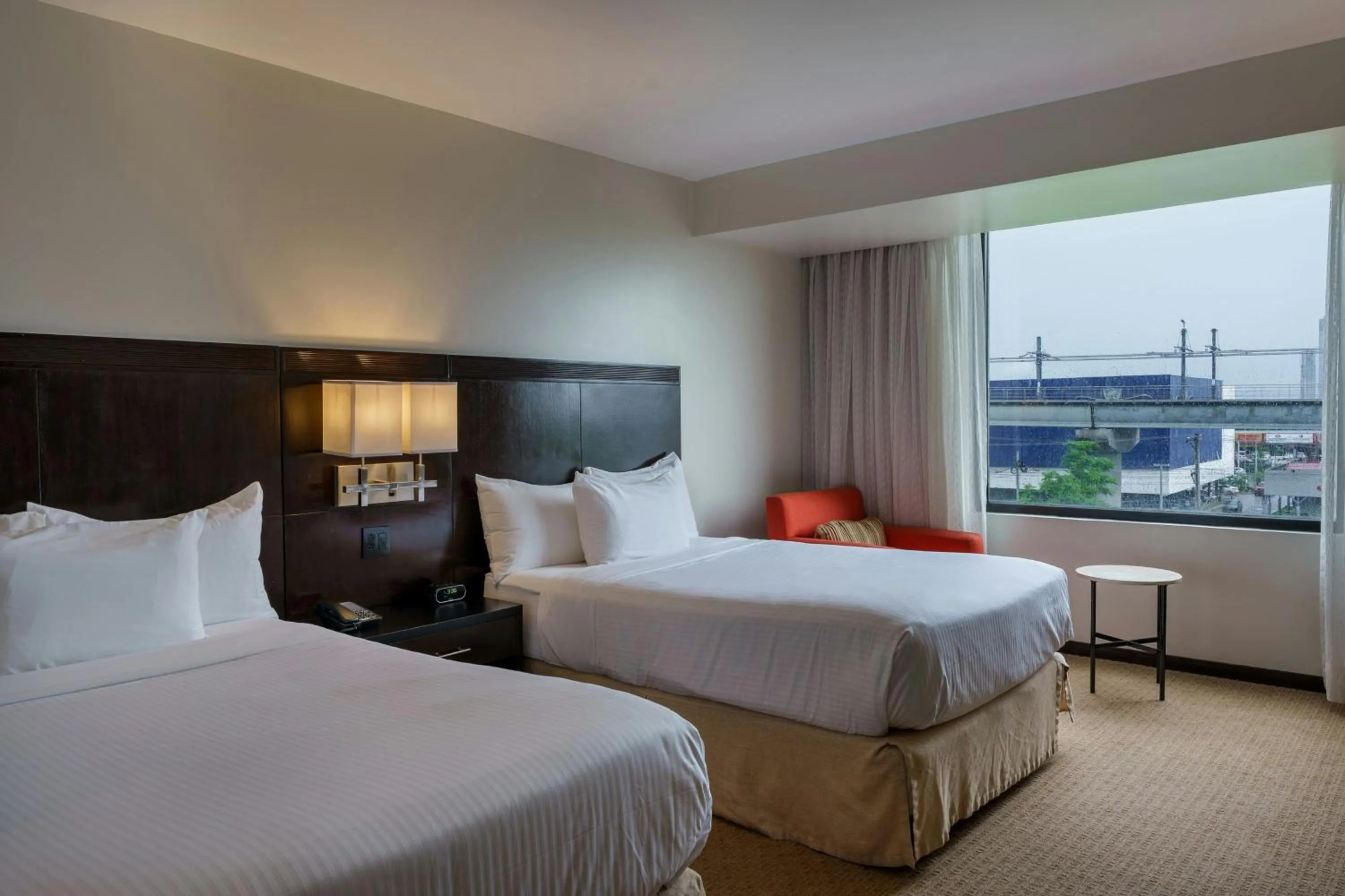 Photo of the whole room, Bed in Courtyard by Marriott Panama Metromall