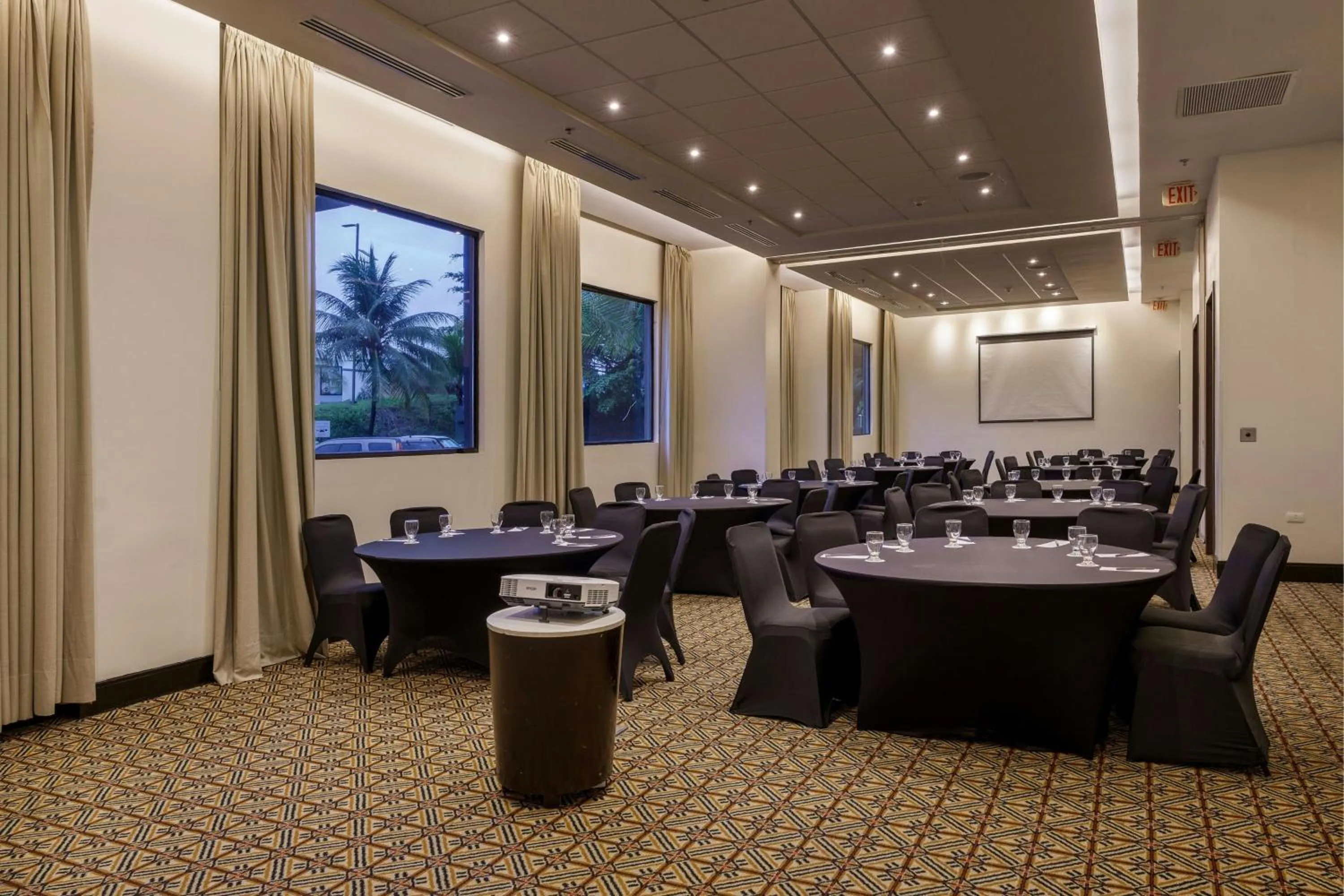Meeting/conference room in Courtyard by Marriott Panama Metromall
