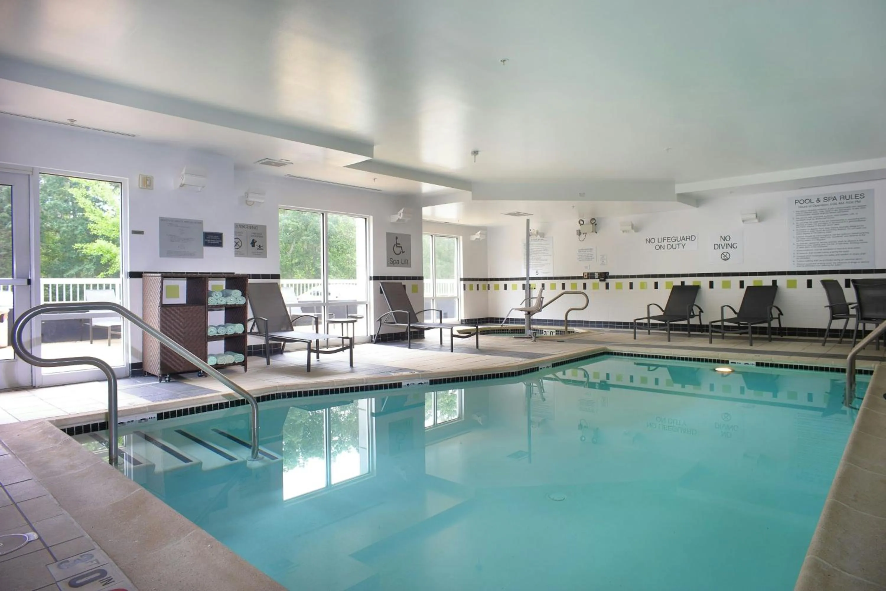 Swimming pool in Fairfield Inn & Suites by Marriott Millville Vineland