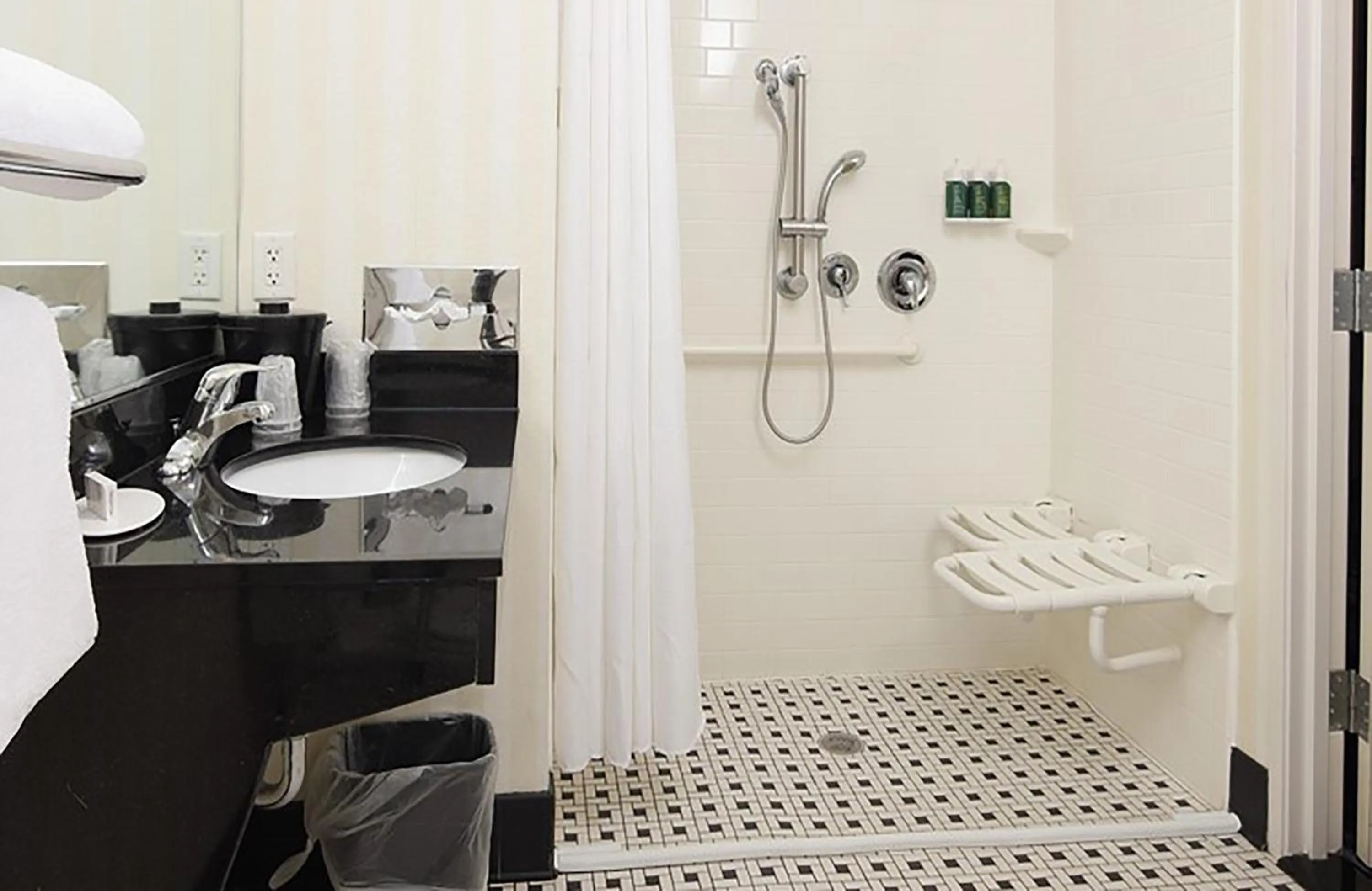 Shower in Fairfield Inn & Suites by Marriott Millville Vineland