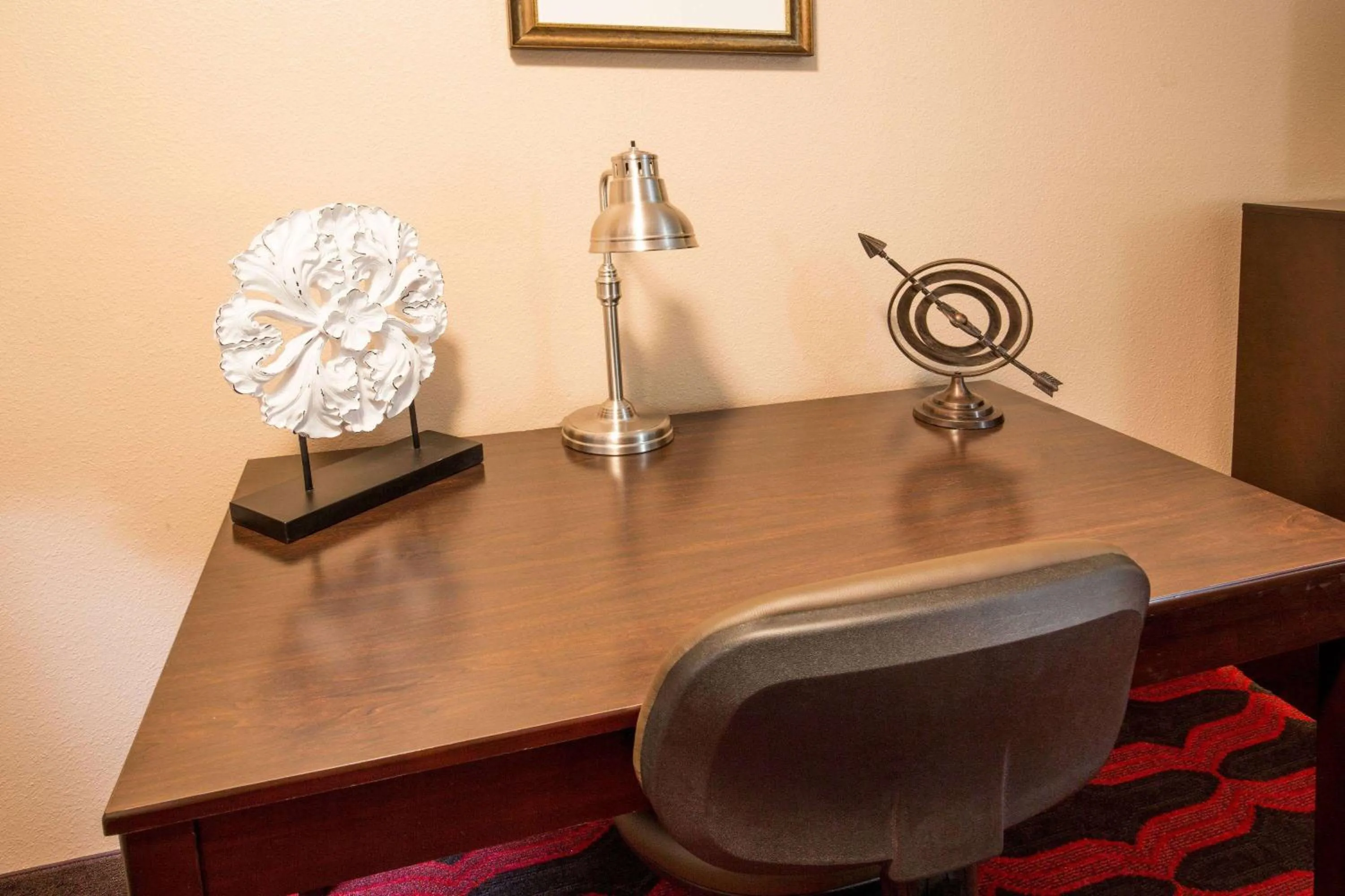 Photo of the whole room in Travelodge by Wyndham East Portland/Gresham