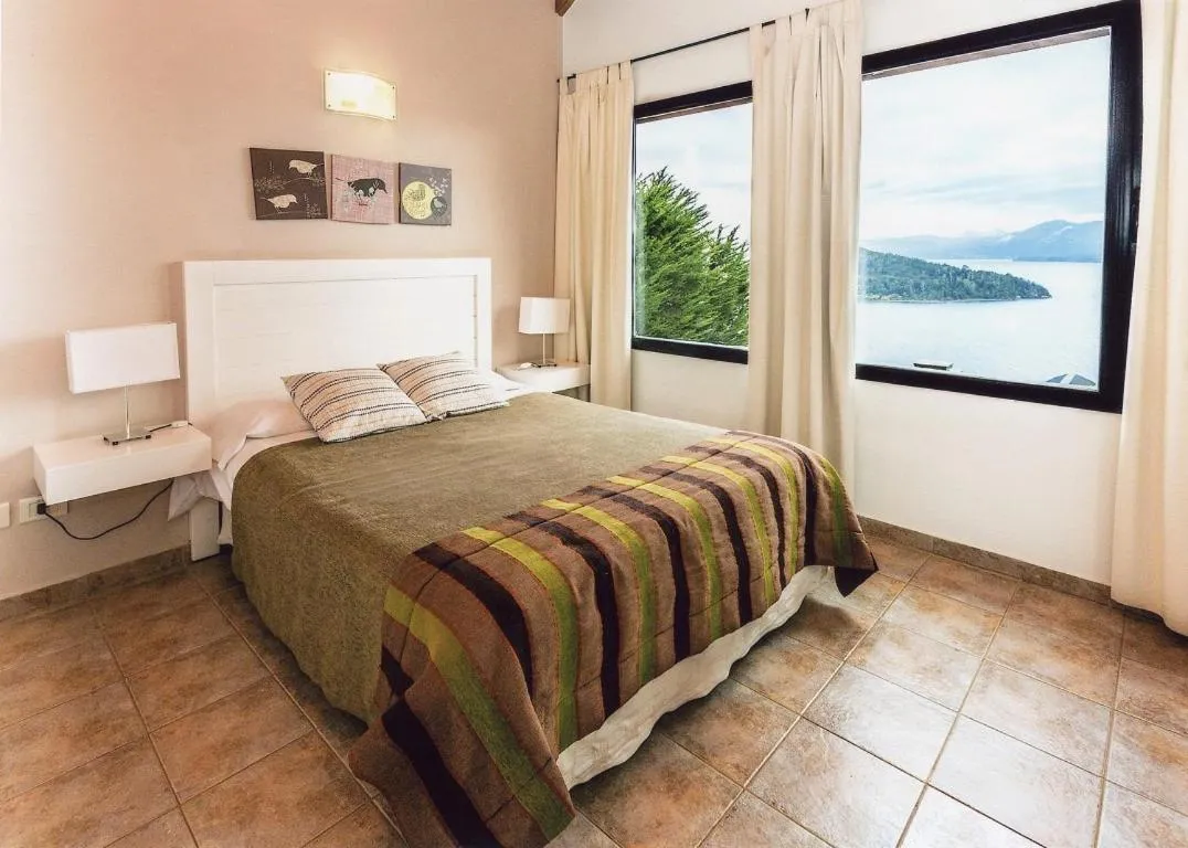 Photo of the whole room, Bed in Catalonia Sur Aparts-Spa