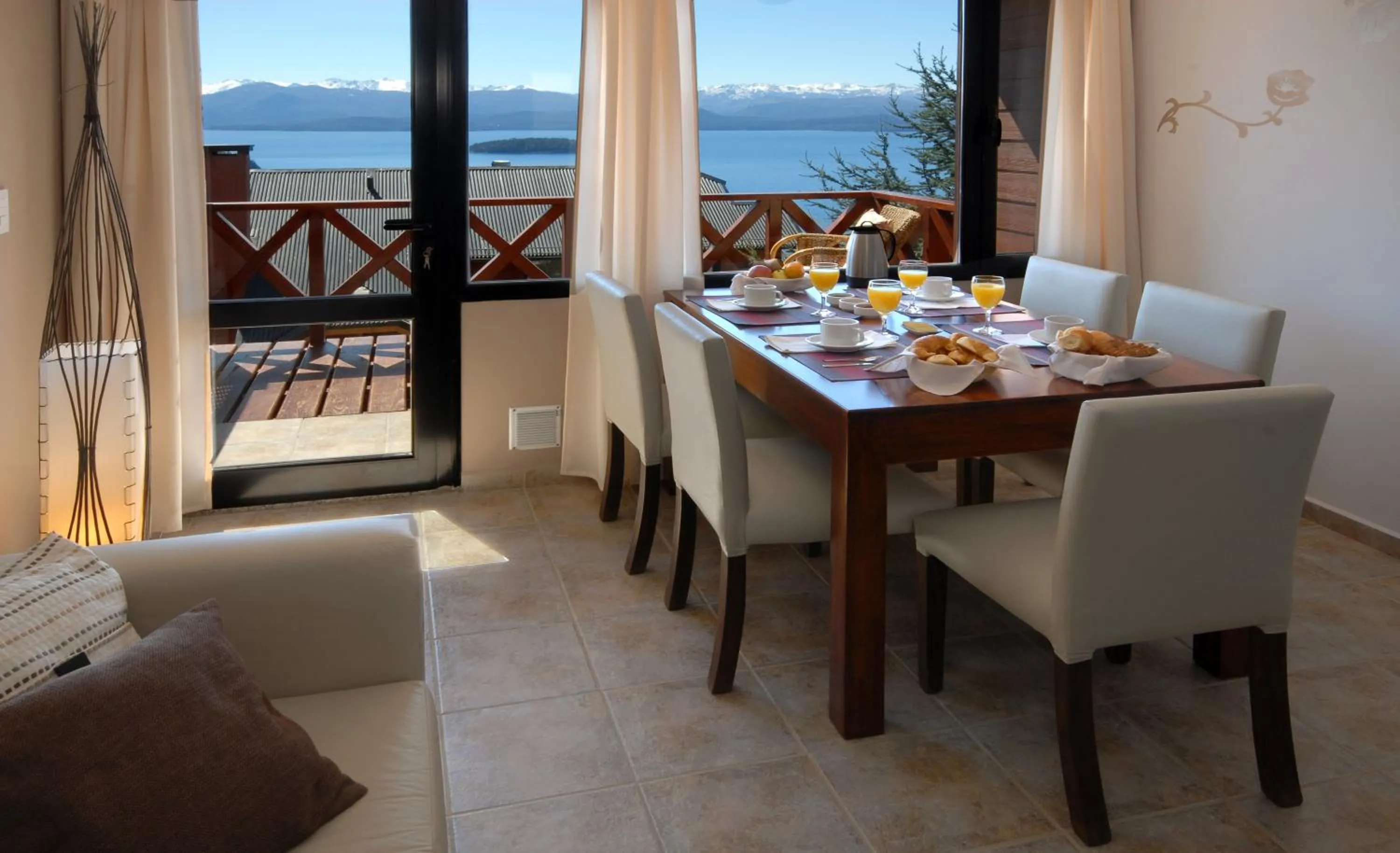 Restaurant/places to eat in Catalonia Sur Aparts-Spa