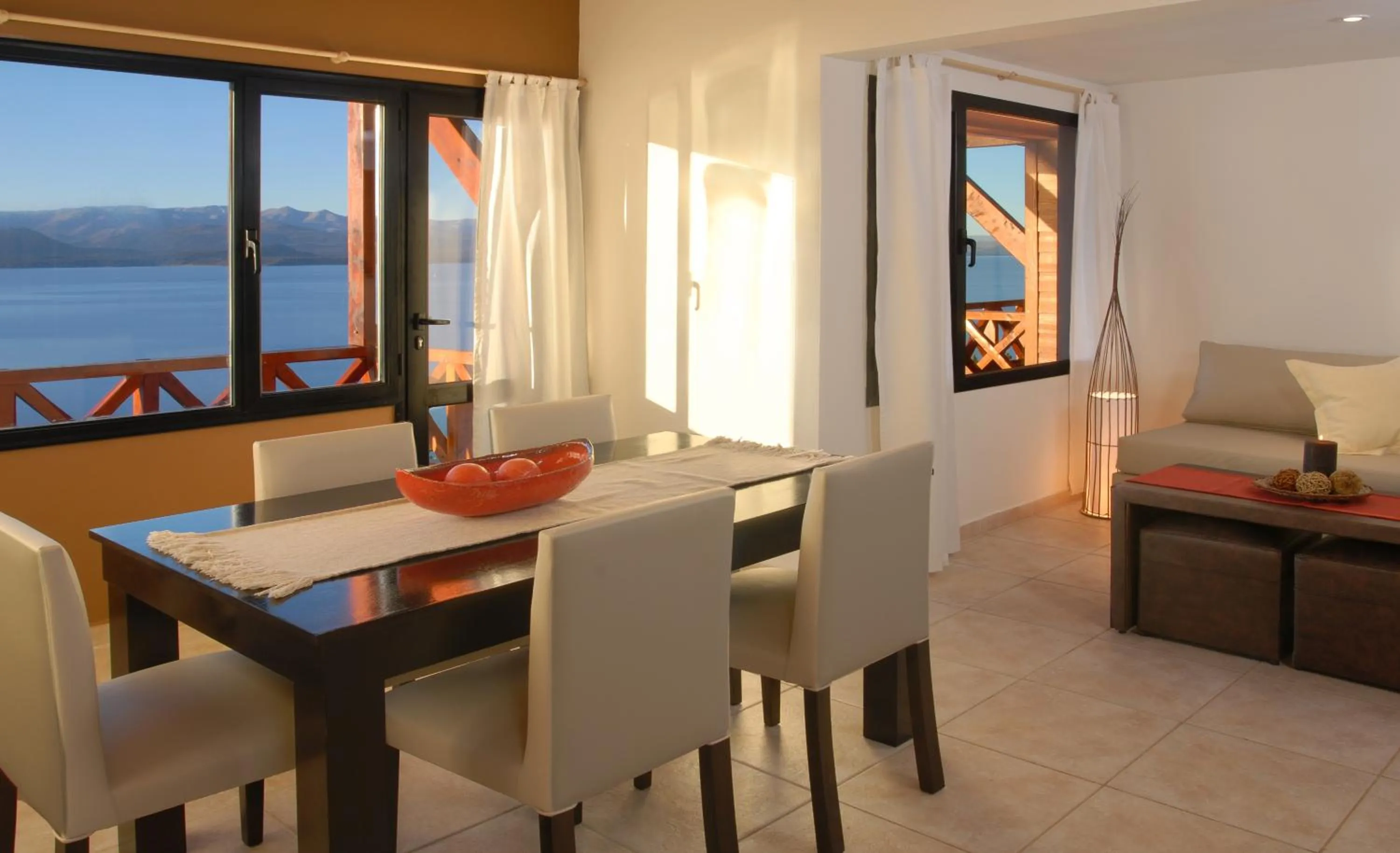 Dining area in Catalonia Sur Aparts-Spa