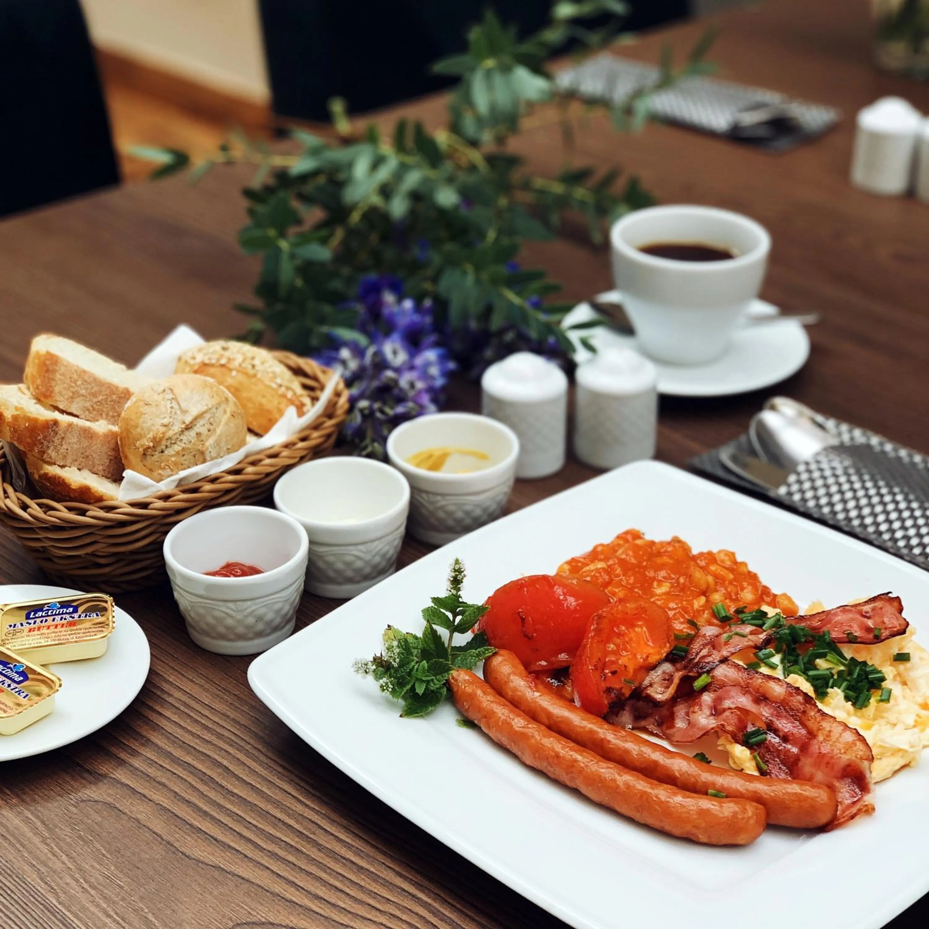 Breakfast in Shalom Kazimierz