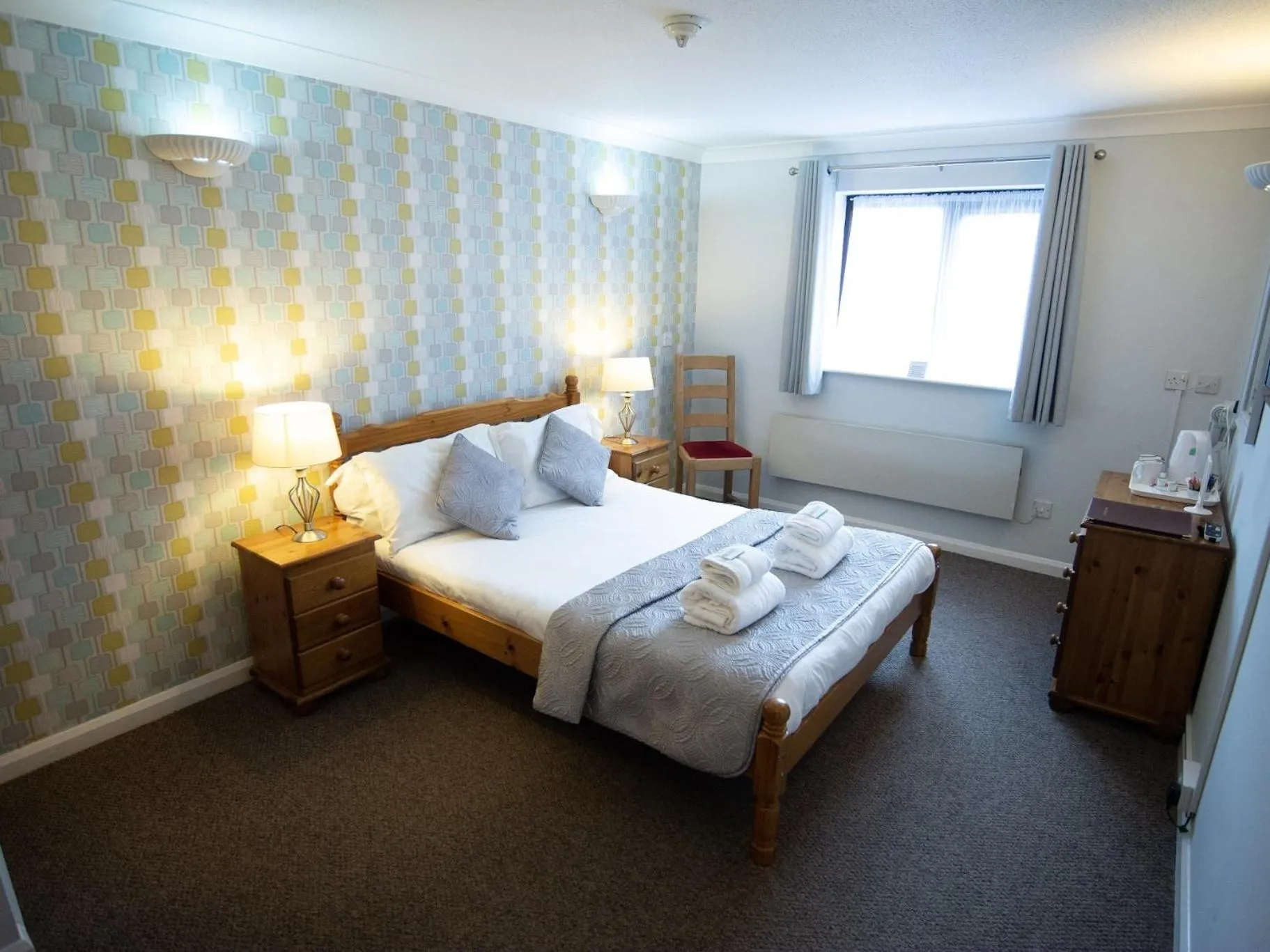 Bedroom, Bed in The Heath Inn