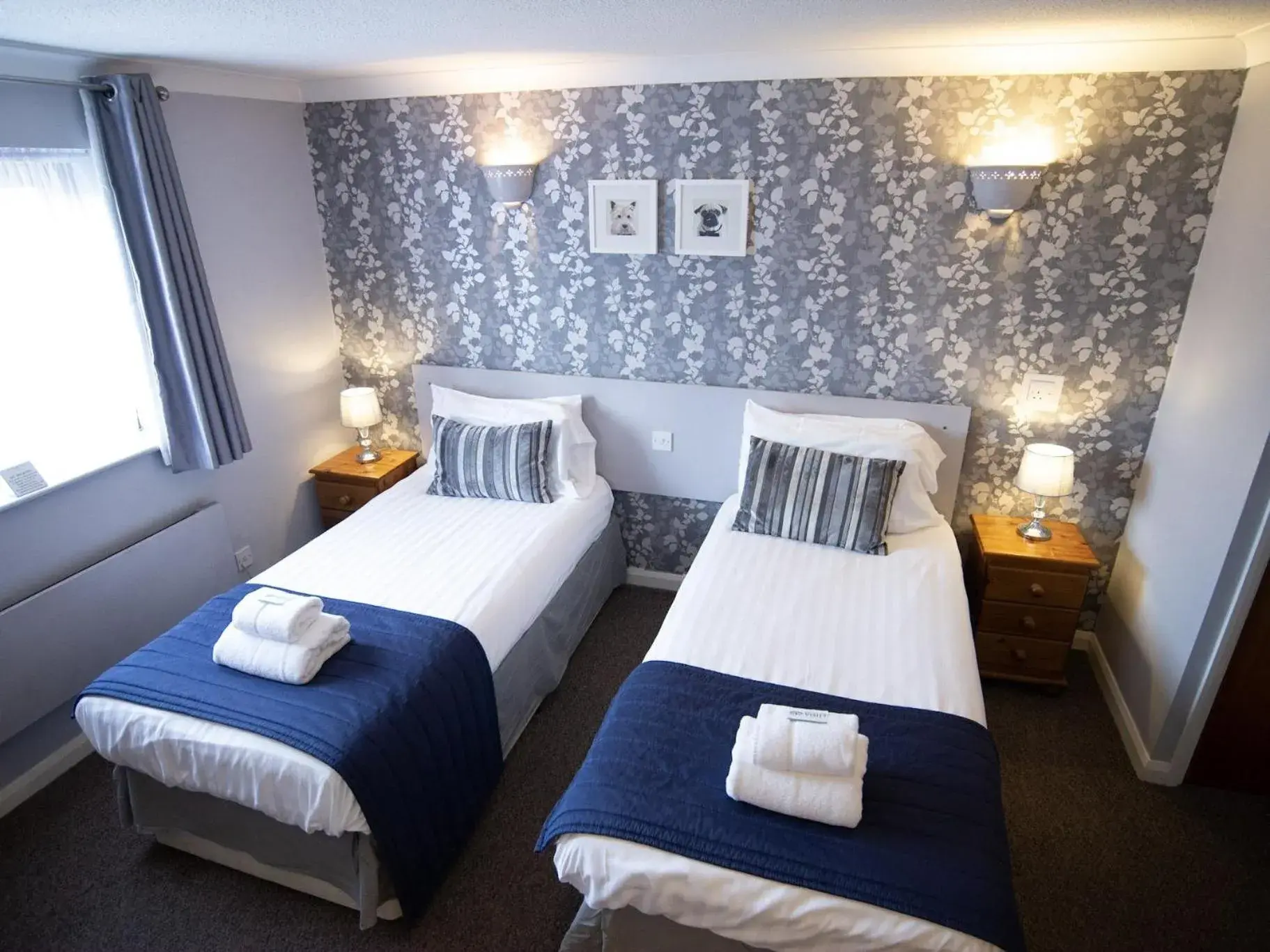 Bedroom, Bed in The Heath Inn Bedroom, Bed in The Heath Inn
