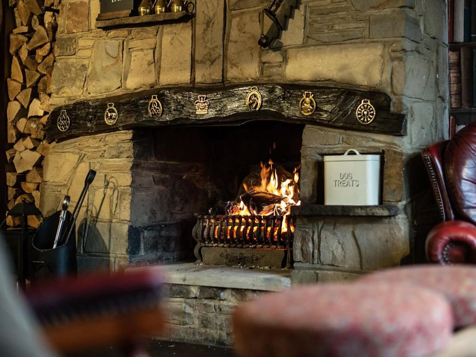 Lounge or bar in The Heath Inn