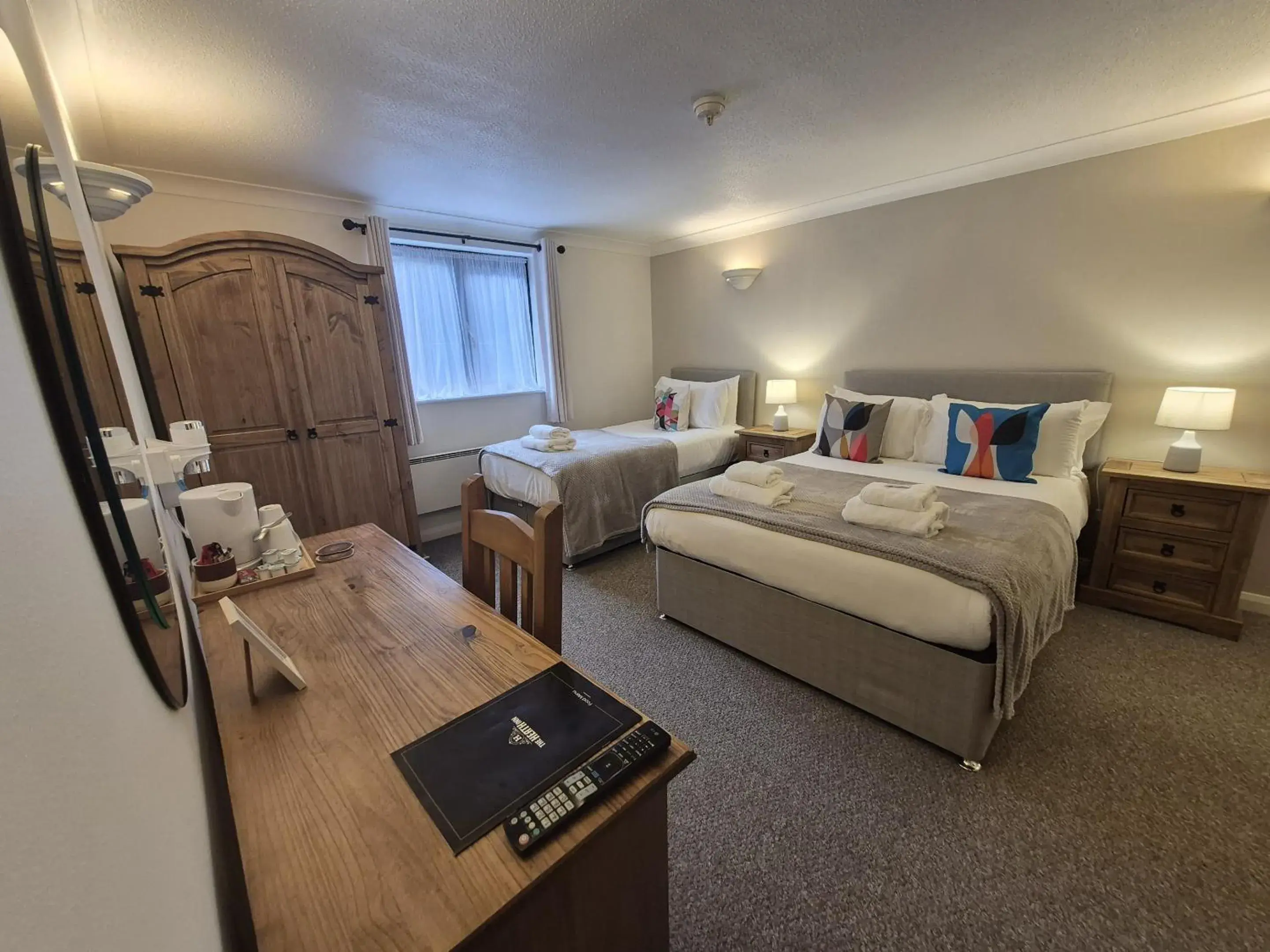 Bedroom, Bed in The Heath Inn Bedroom, Bed in The Heath Inn