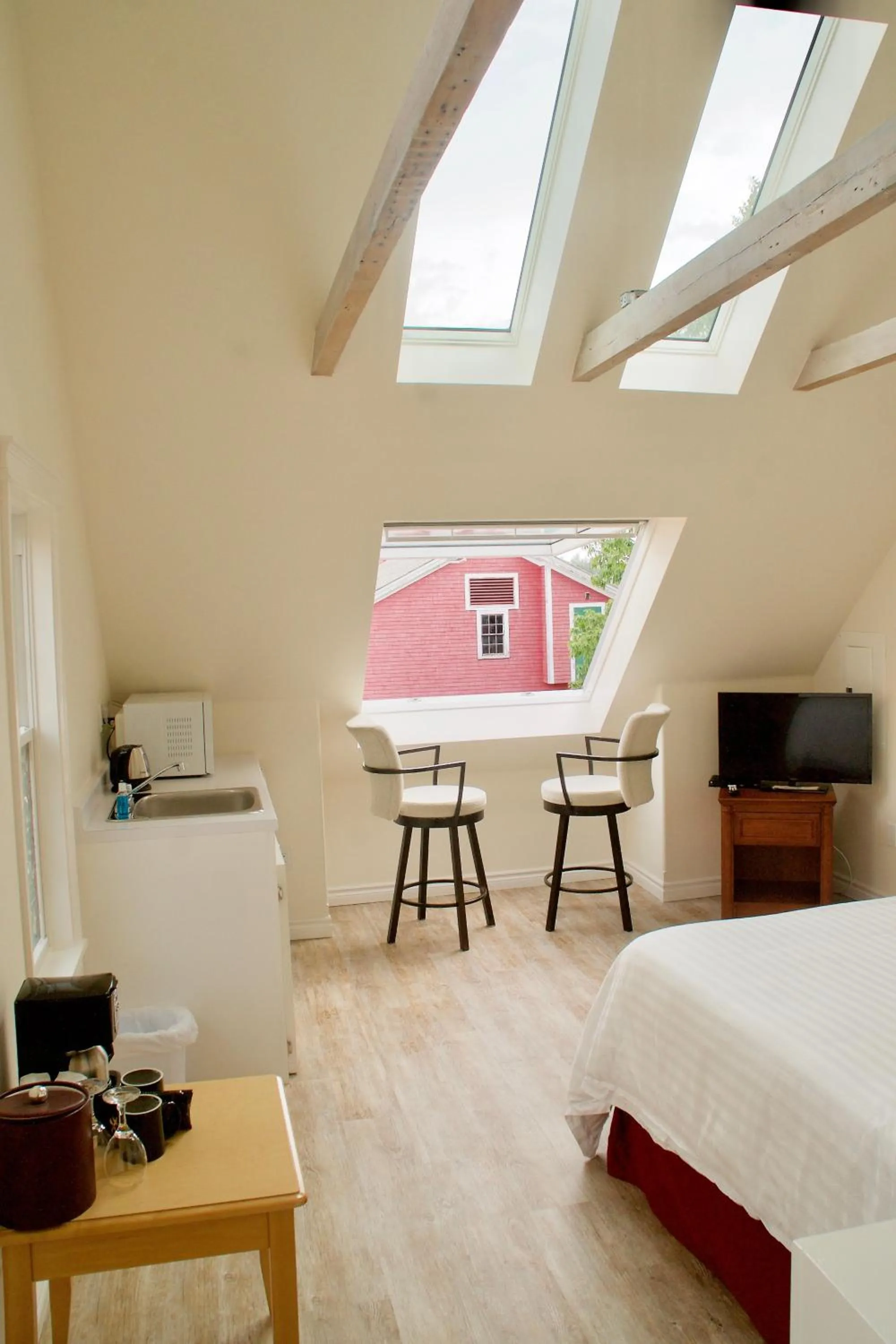 Bed in Rum Runner Inn