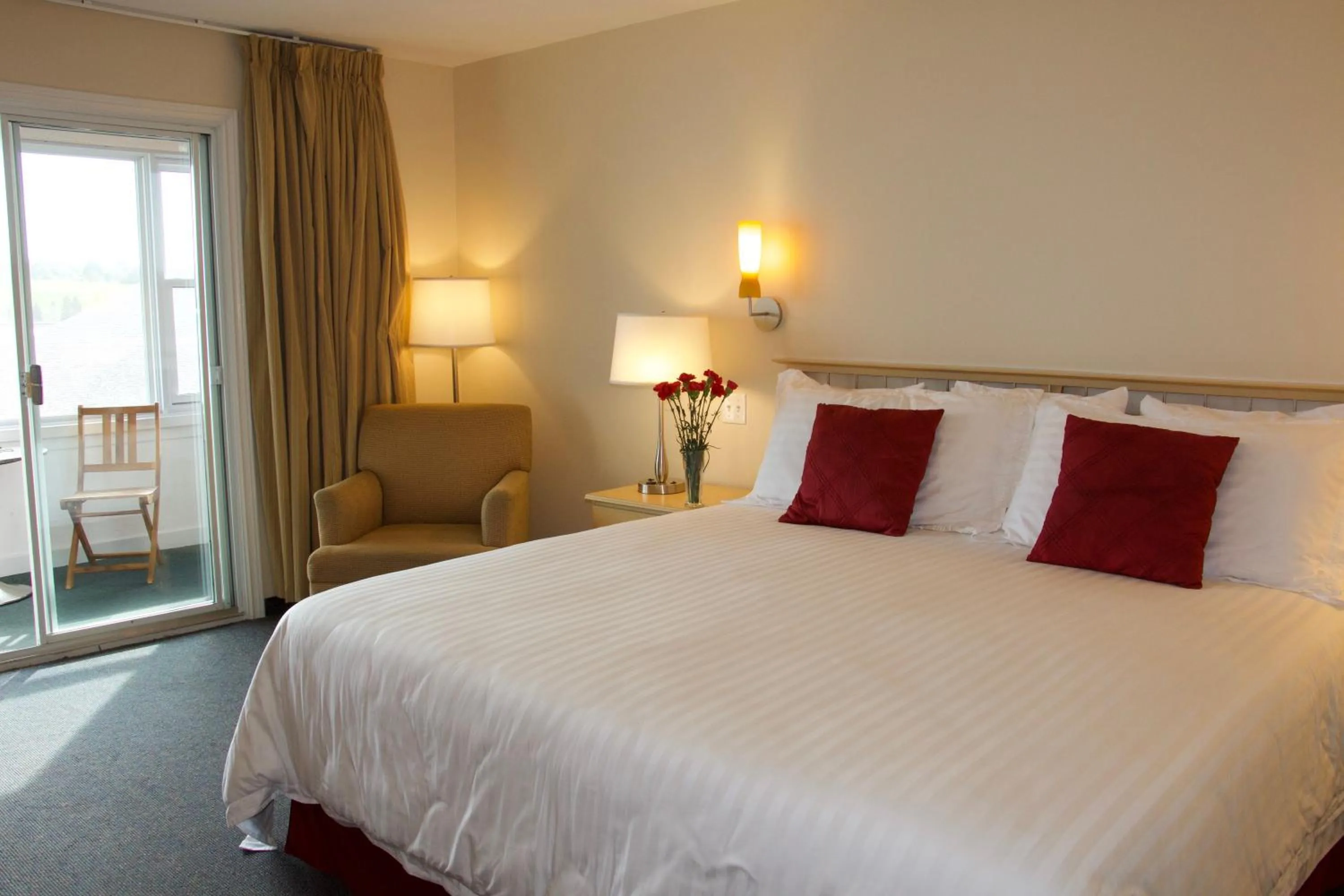 Balcony/Terrace, Bed in Rum Runner Inn