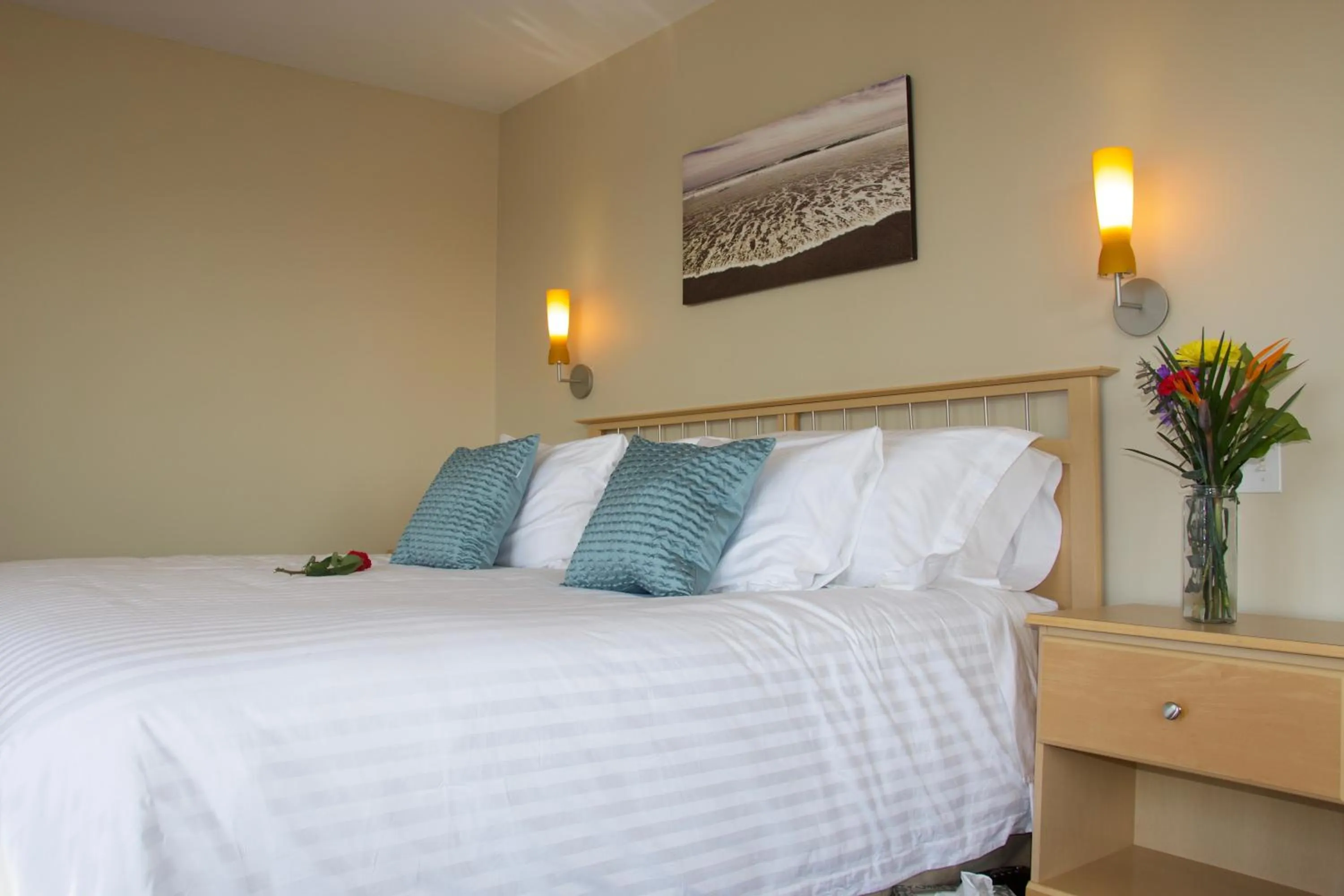 Bed in Rum Runner Inn