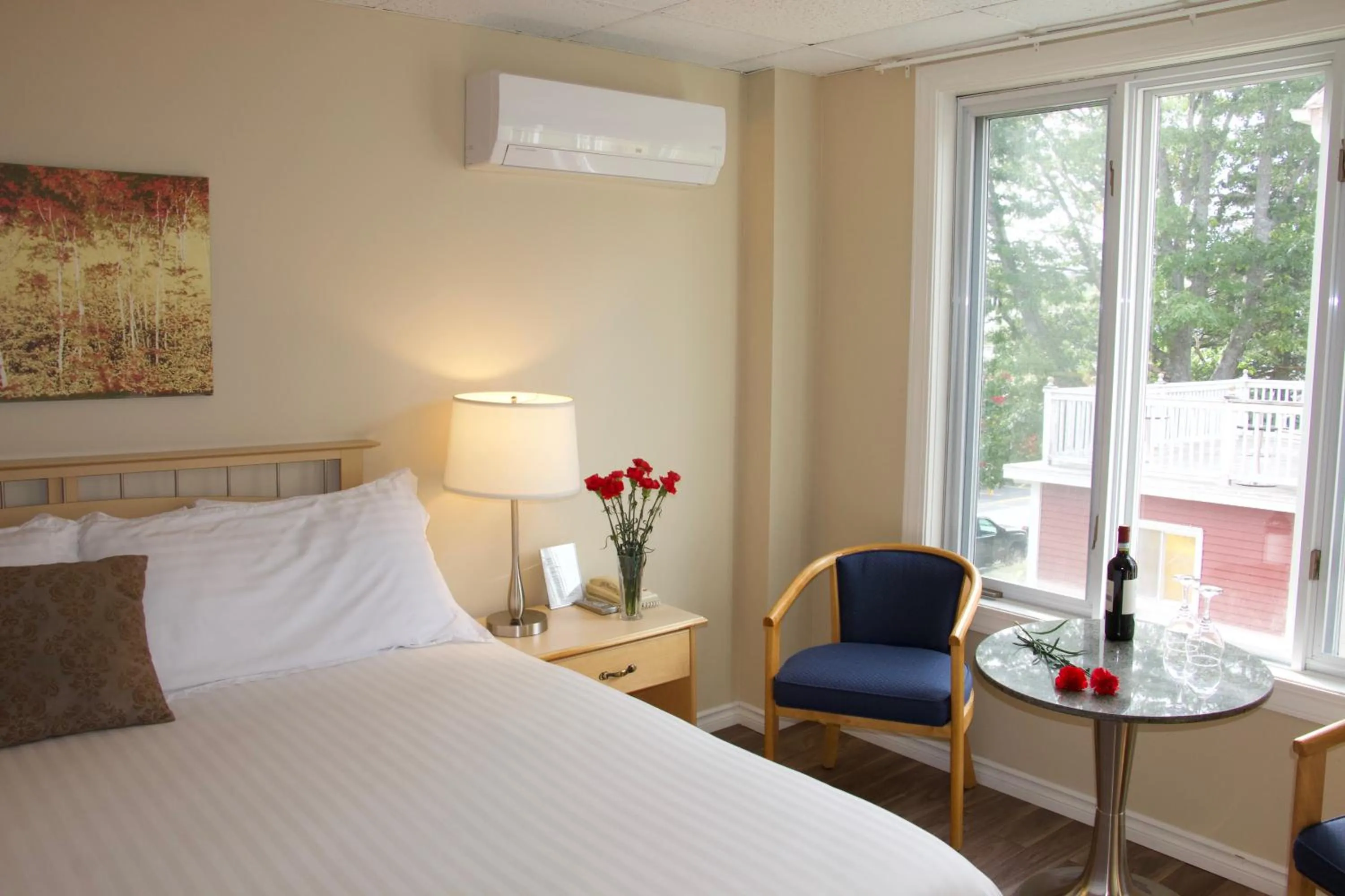 Bed in Rum Runner Inn