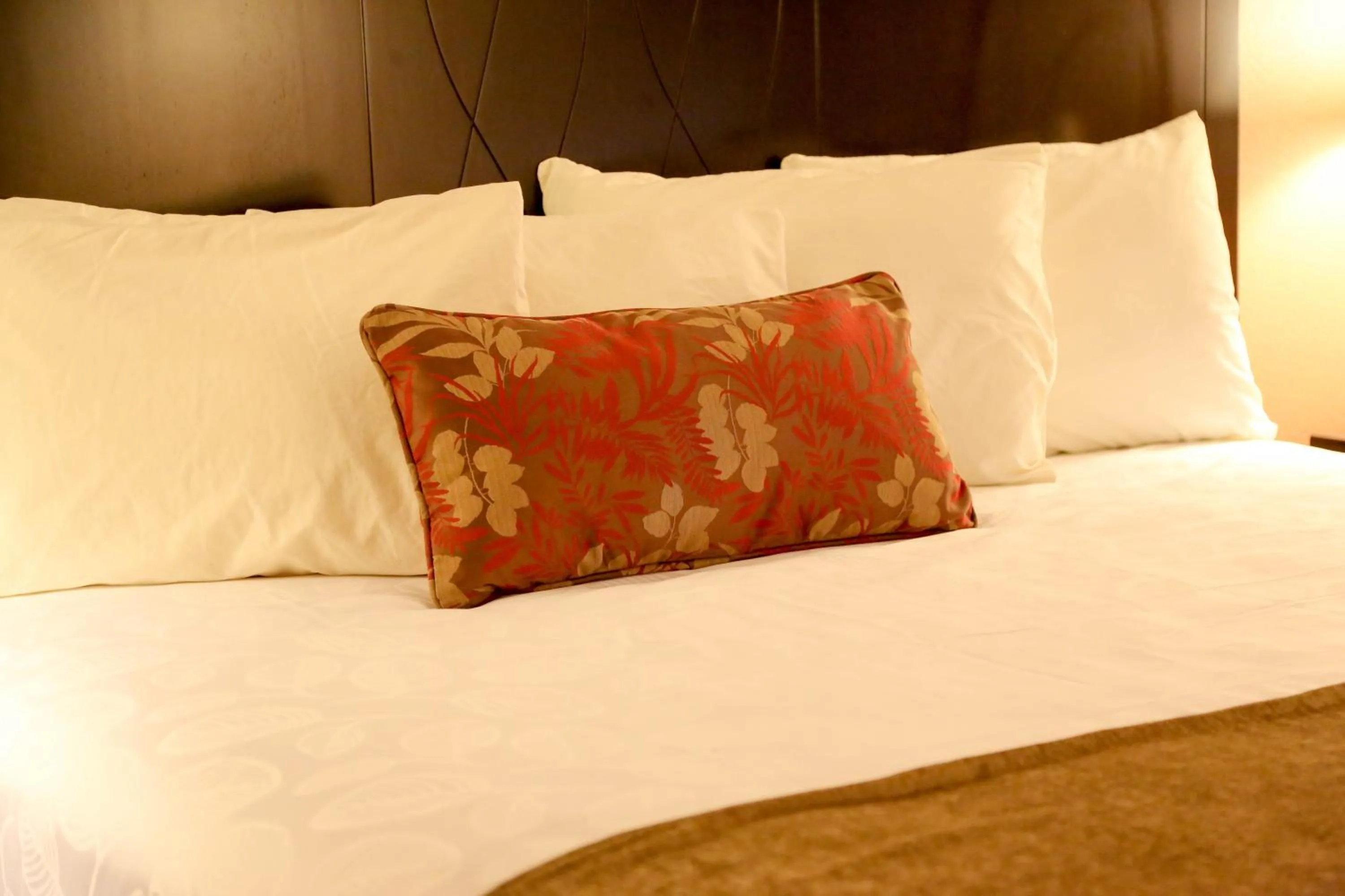 Bed in Americas Best Value Inn & Suites-Forest Grove/Hillsboro