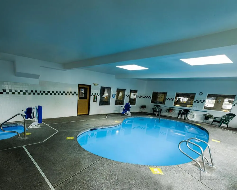 Swimming pool in Americas Best Value Inn & Suites-Forest Grove/Hillsboro