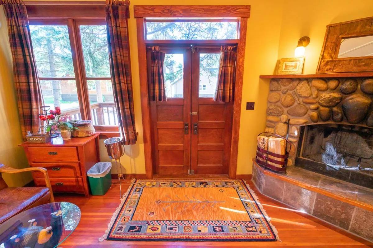 flat iron in Johnston Canyon Lodge & Bungalows