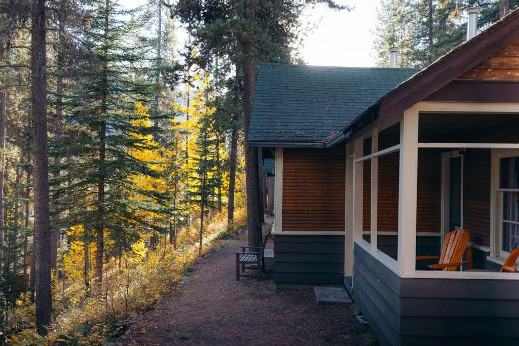 Balcony/Terrace in Johnston Canyon Lodge & Bungalows