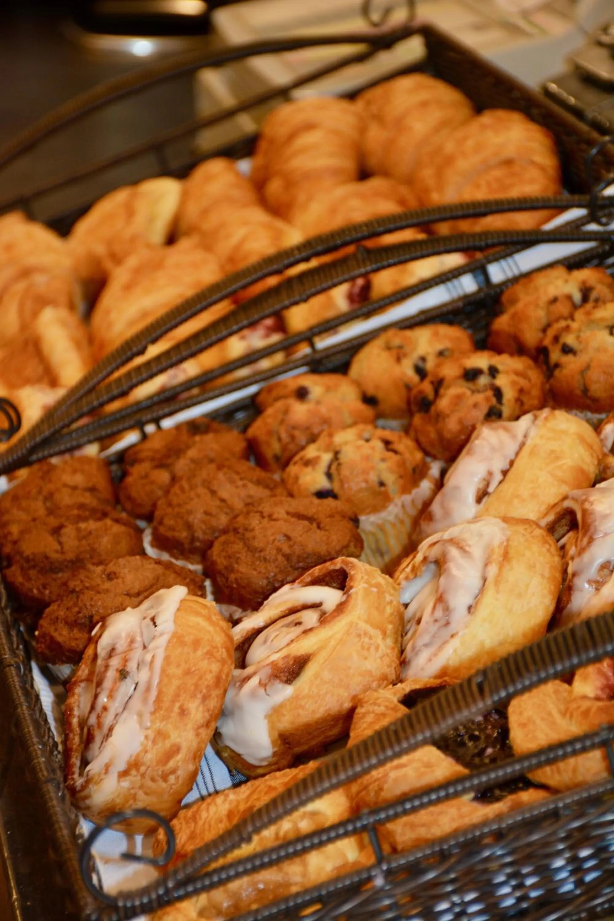 Breakfast in Johnston Canyon Lodge & Bungalows