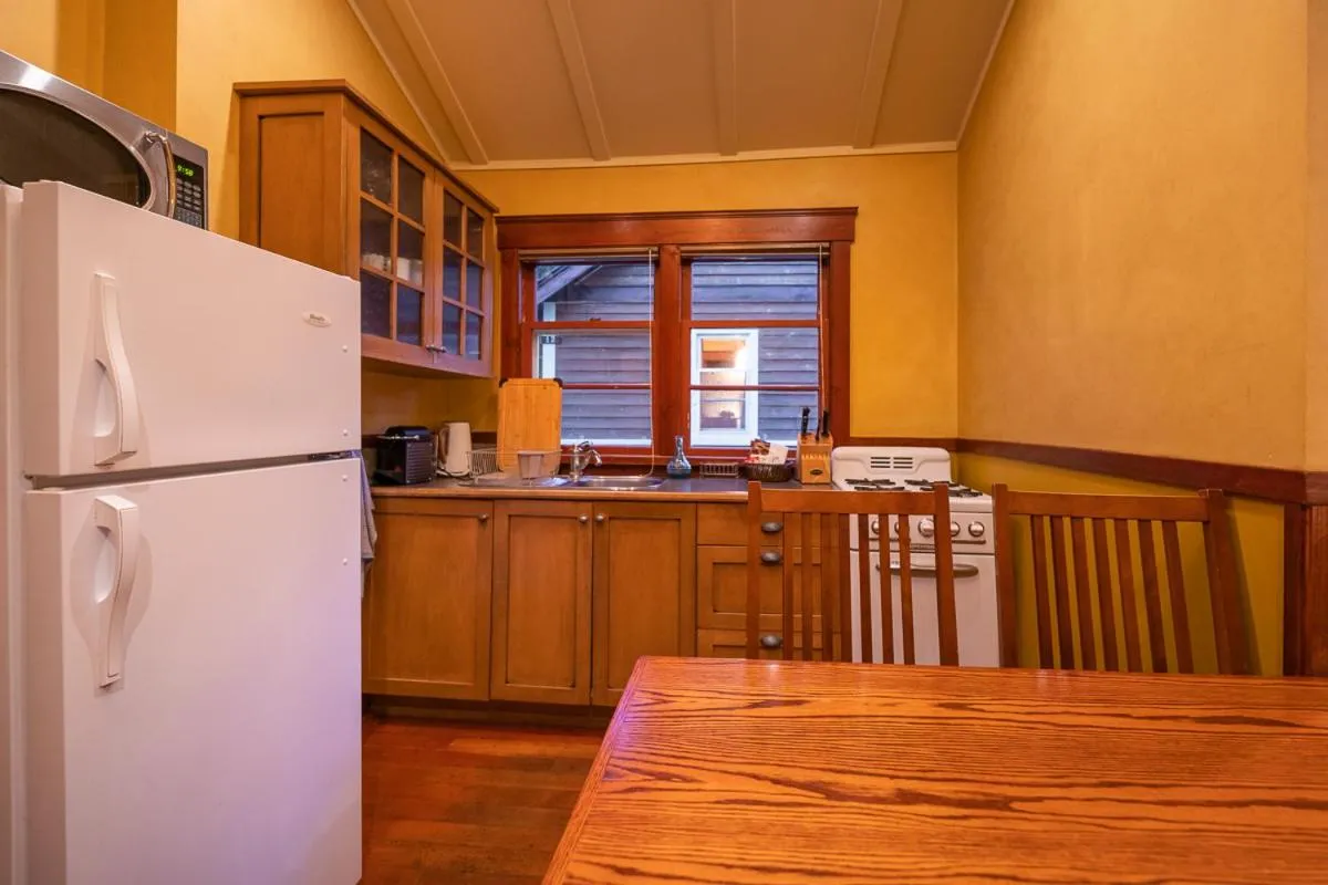 kitchen in Johnston Canyon Lodge & Bungalows