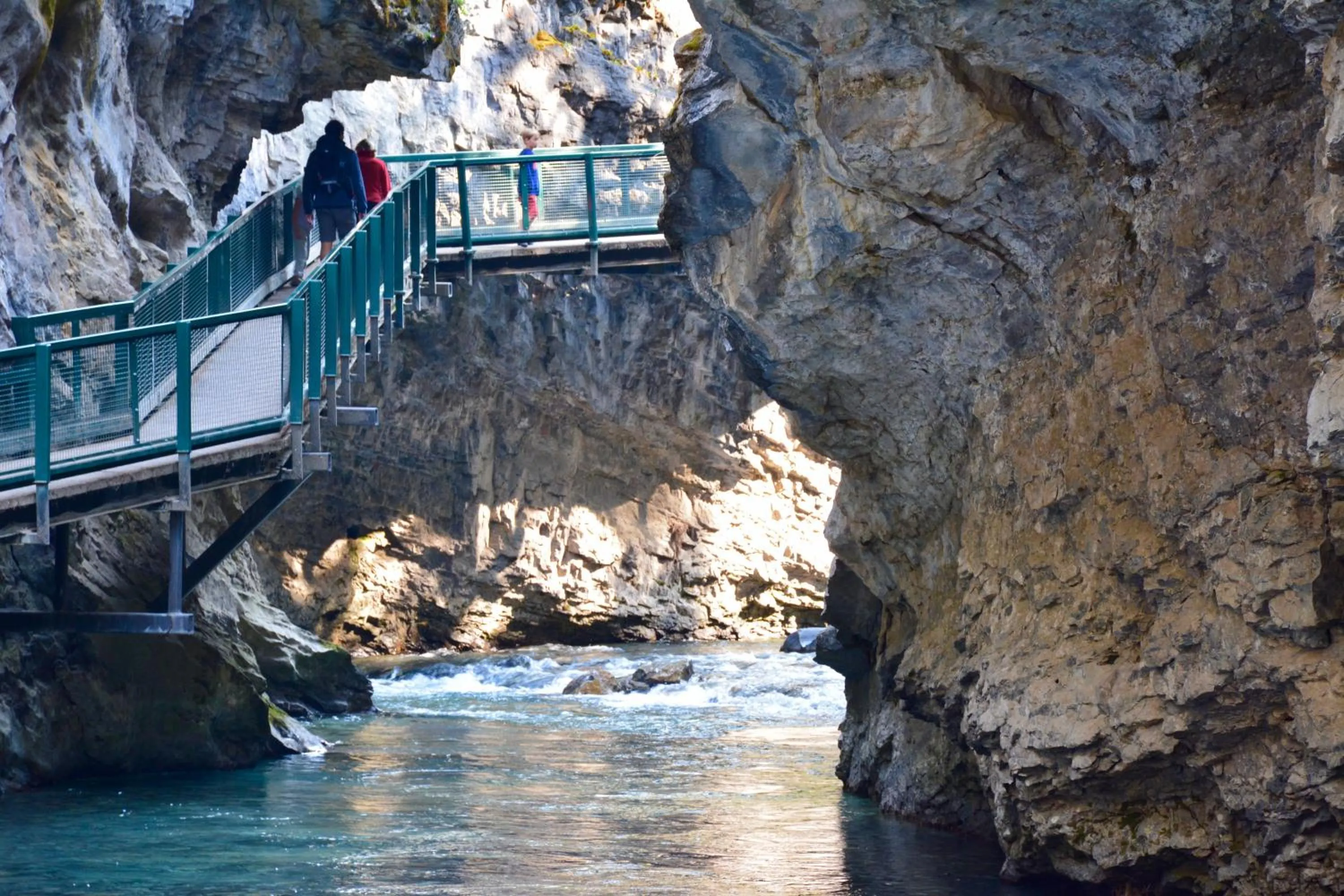Hiking in Johnston Canyon Lodge & Bungalows