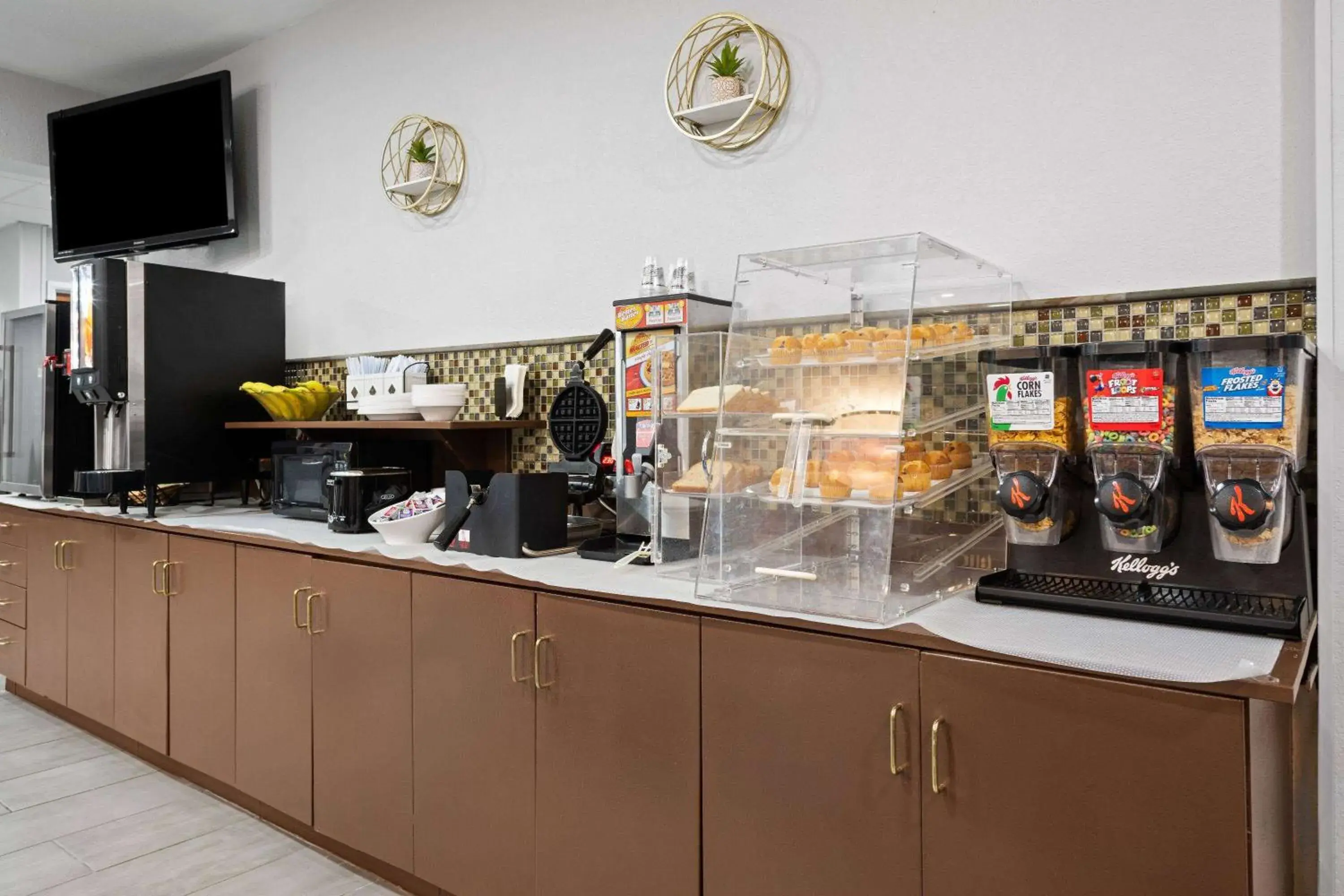 Breakfast in Microtel Inn & Suites by Wyndham of Houma Breakfast in Microtel Inn & Suites by Wyndham of Houma